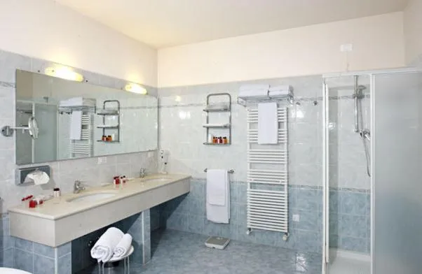 Bathroom in Hotel Gabarda