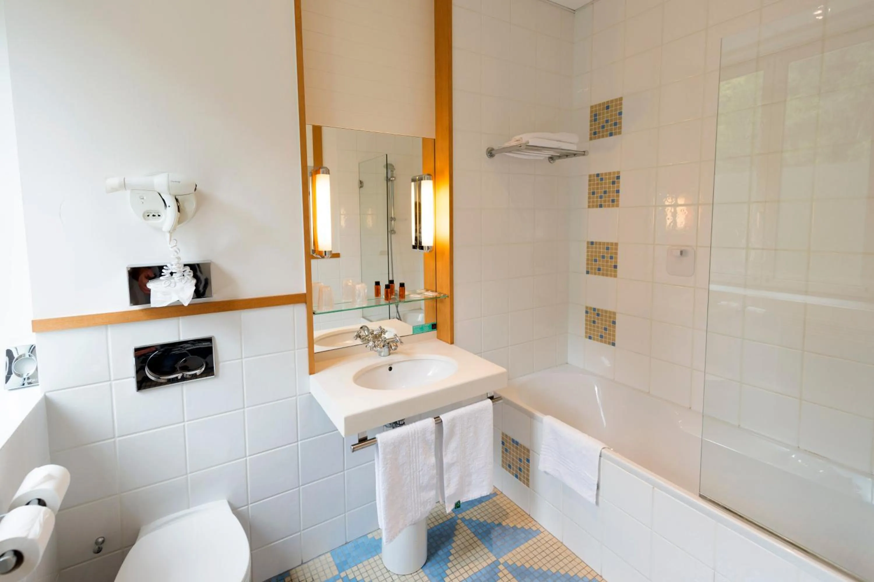 Bathroom in Grand Hôtel Filippo Strasbourg Nord