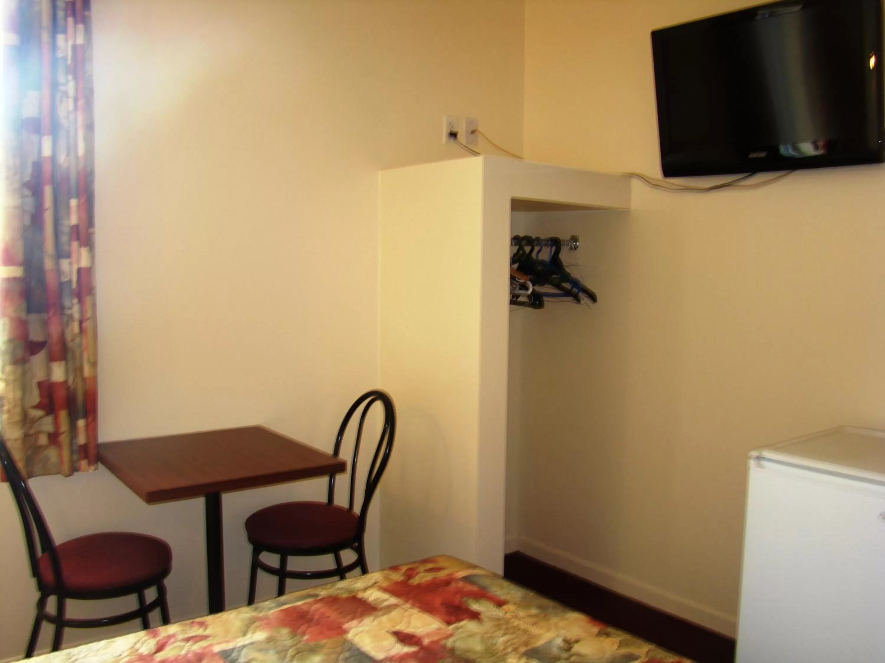 TV and multimedia in Hotel Quartier Latin