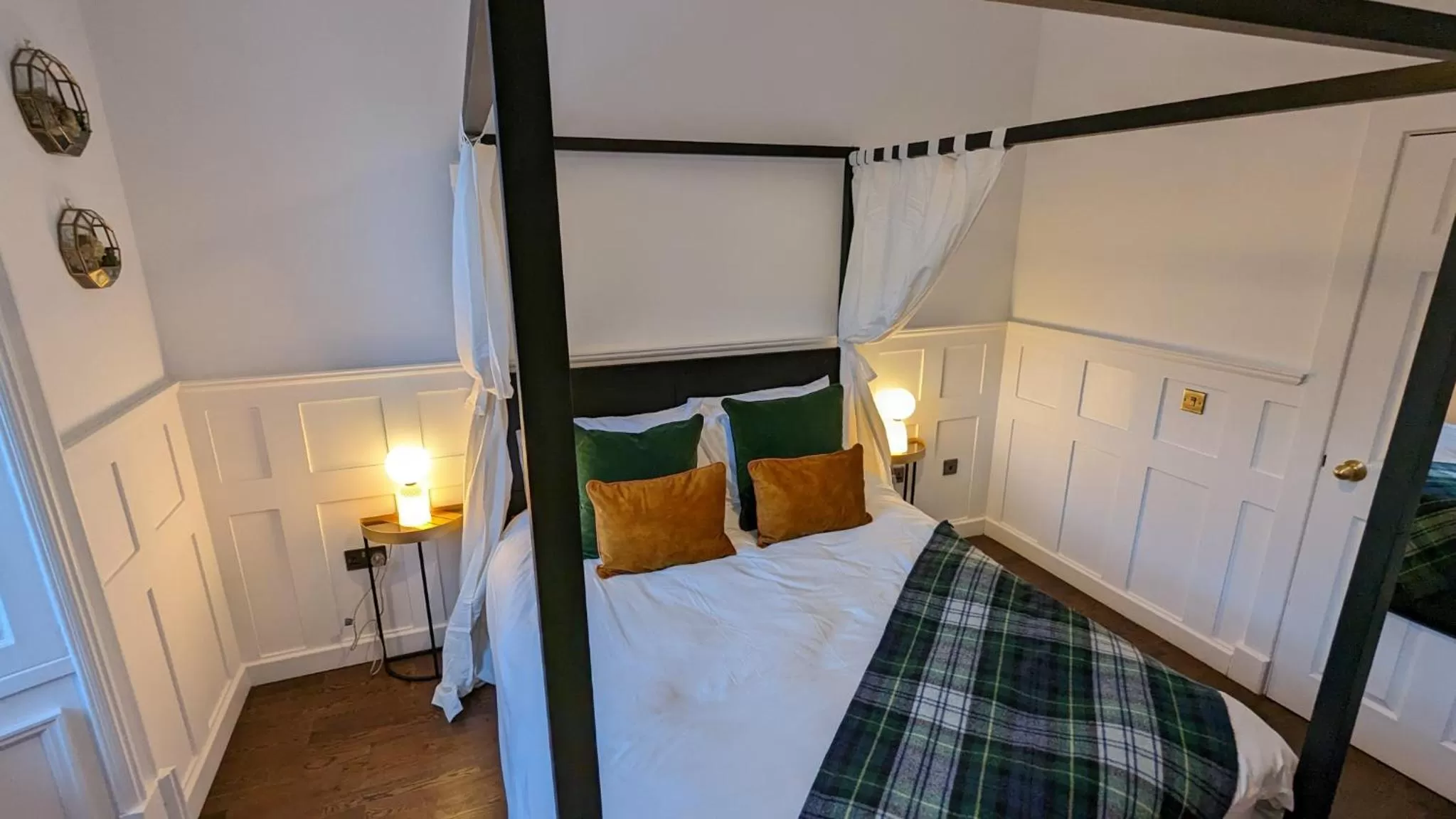 Bed in Slateford House 1770 Luxury Aparthotel by The House of Danu