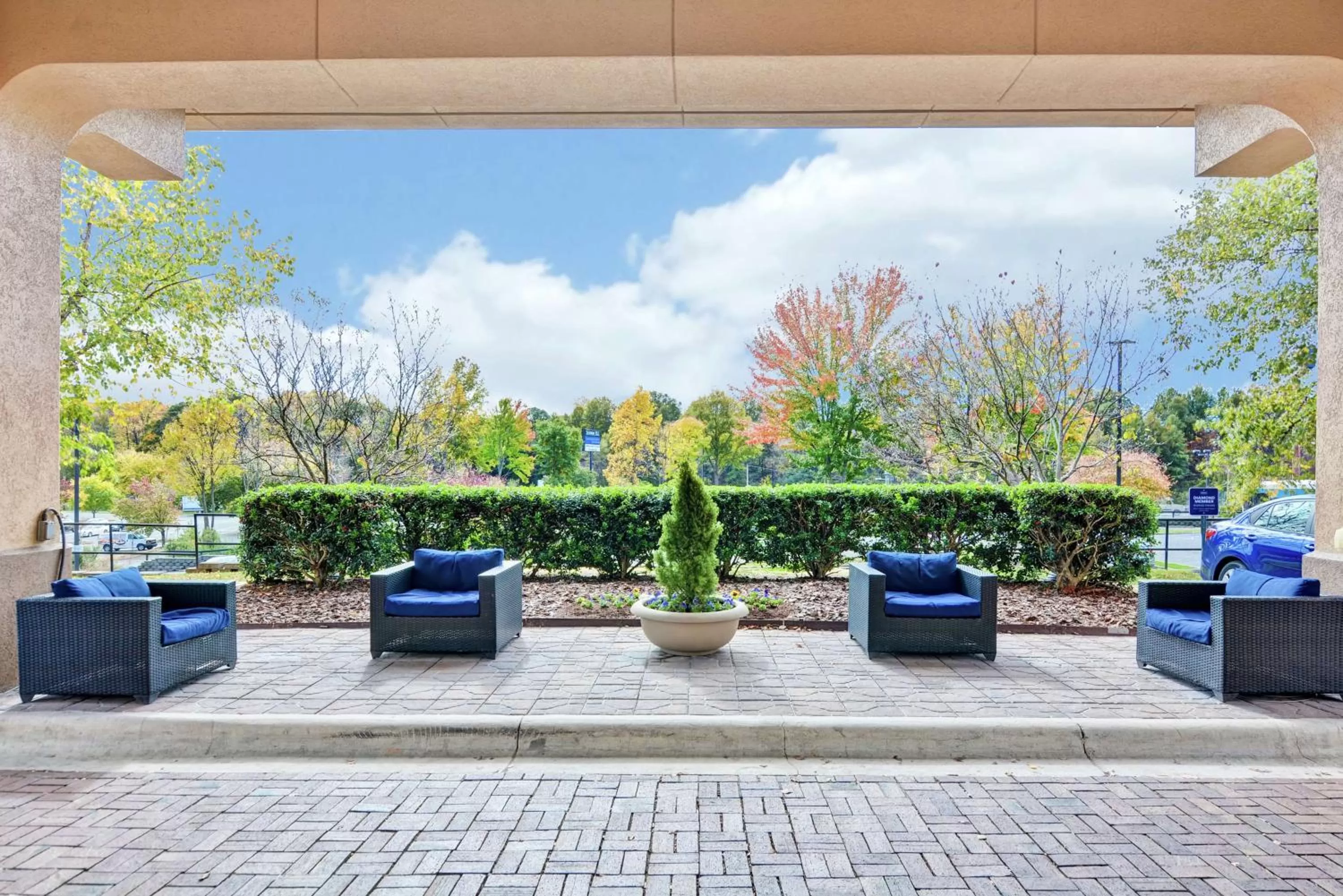 Property building in Hampton Inn Charlotte-Gastonia