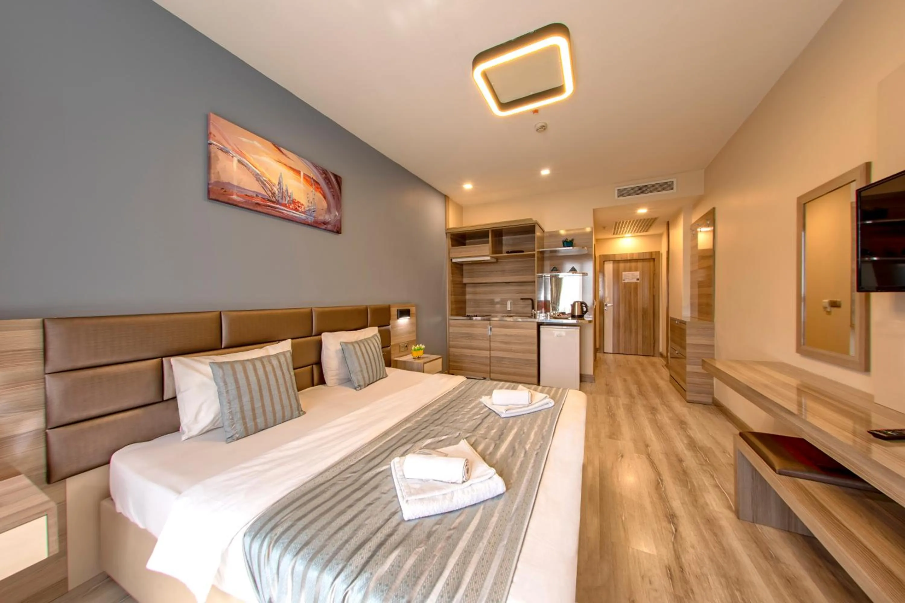 Bed in My House N5 Suites Hotel