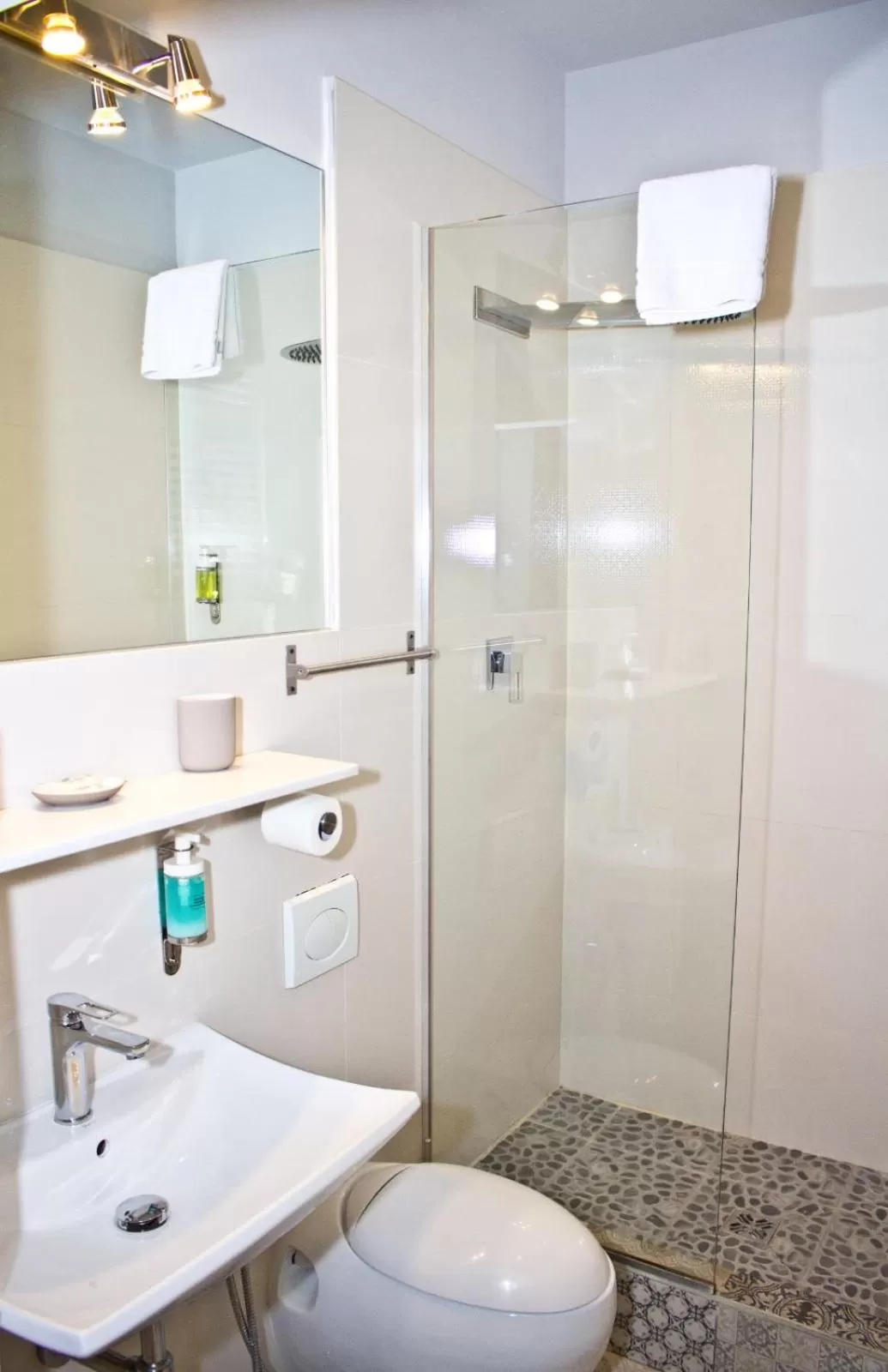 Bathroom in IL MERCATO CENTRALE B and B