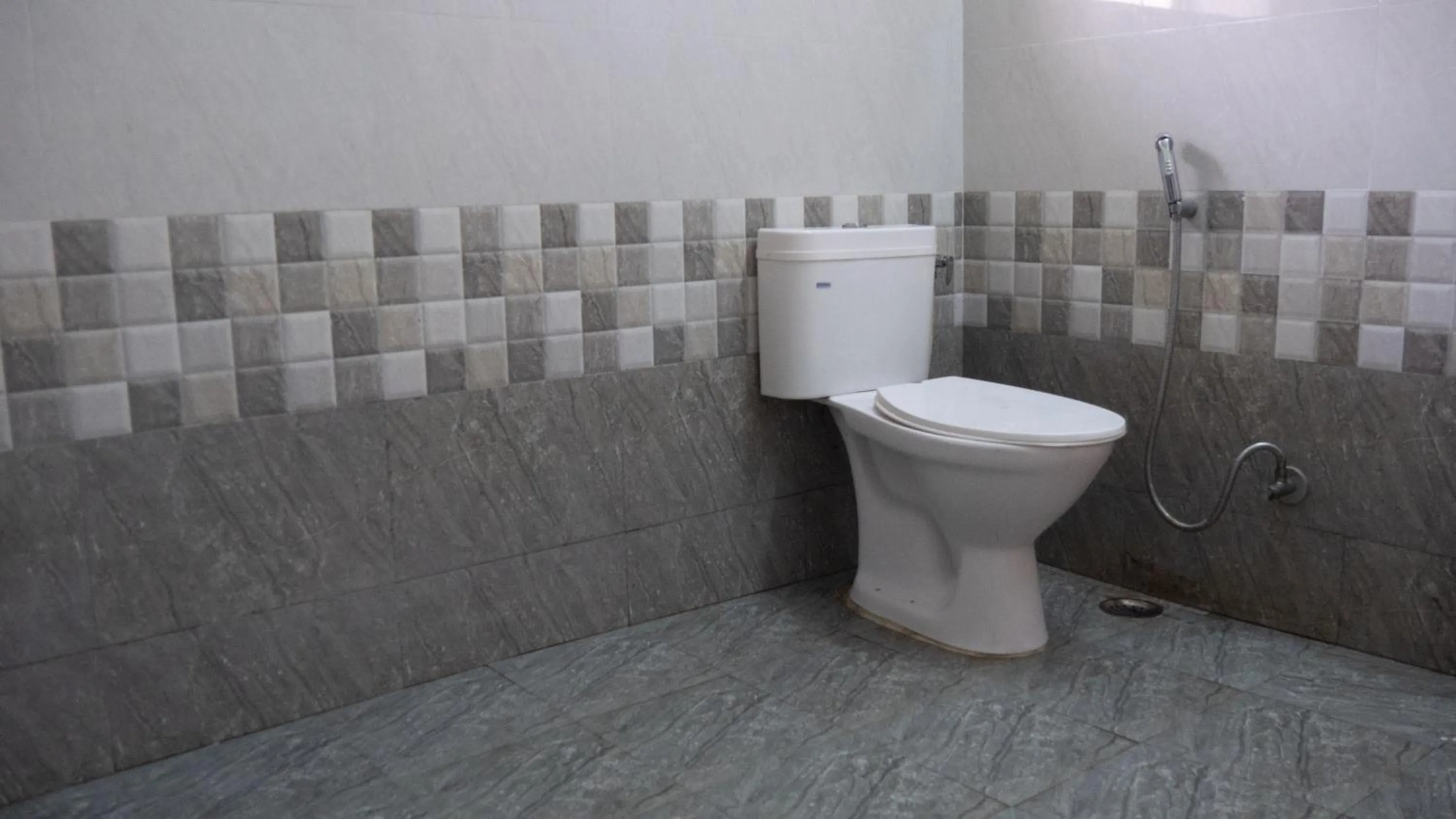 Bathroom in Tuk Tuk Backpackers- Near Jaipur Train Station