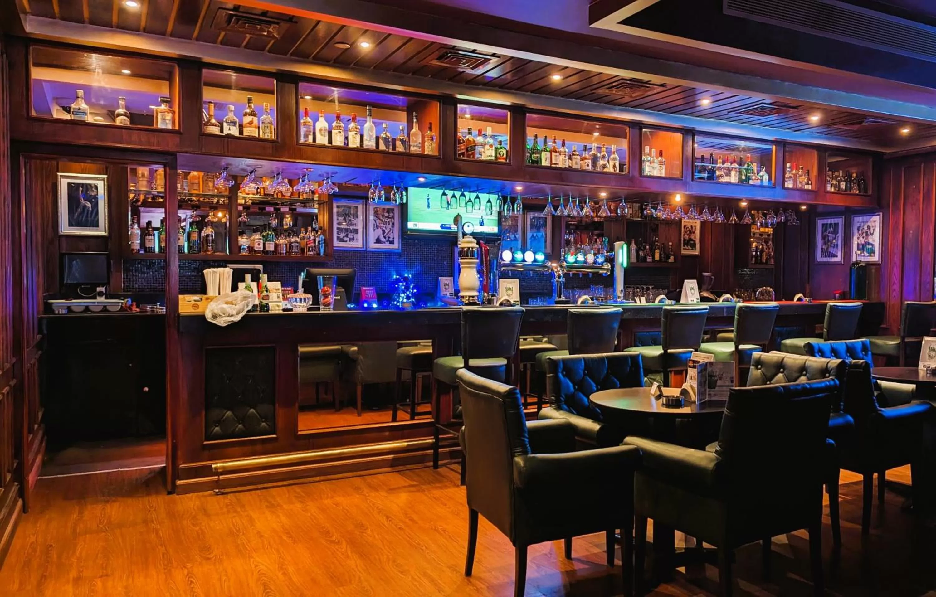 Lounge or bar in City Tower Hotel