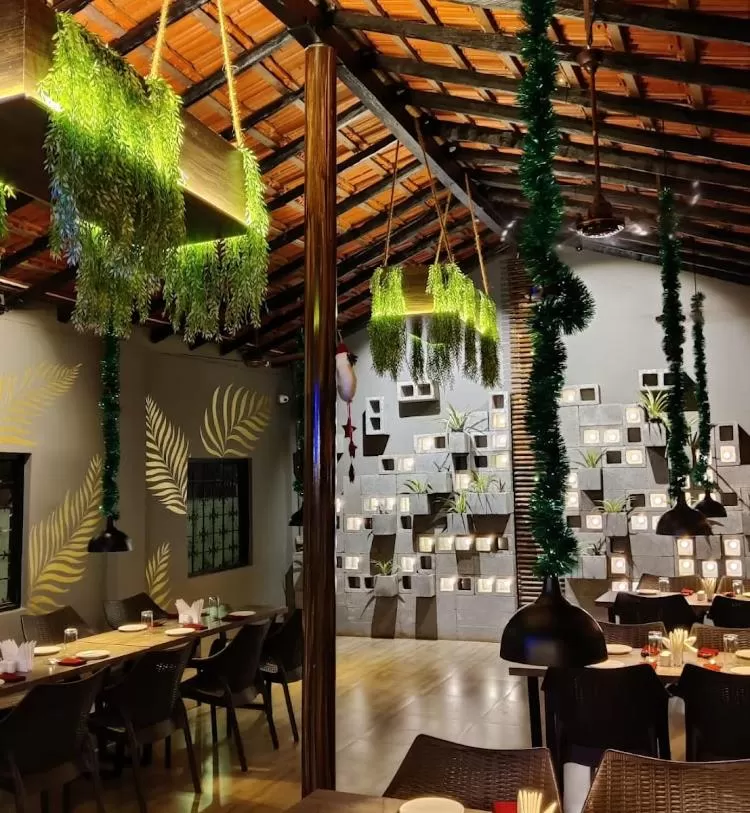 Restaurant/places to eat in Vinsons Cottages