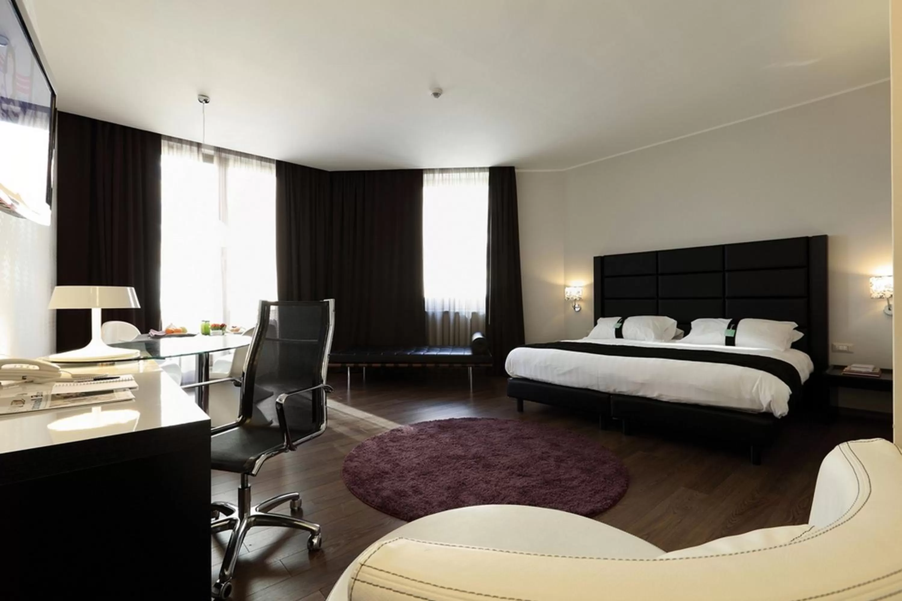 Photo of the whole room, Bed in Holiday Inn Genoa City by IHG