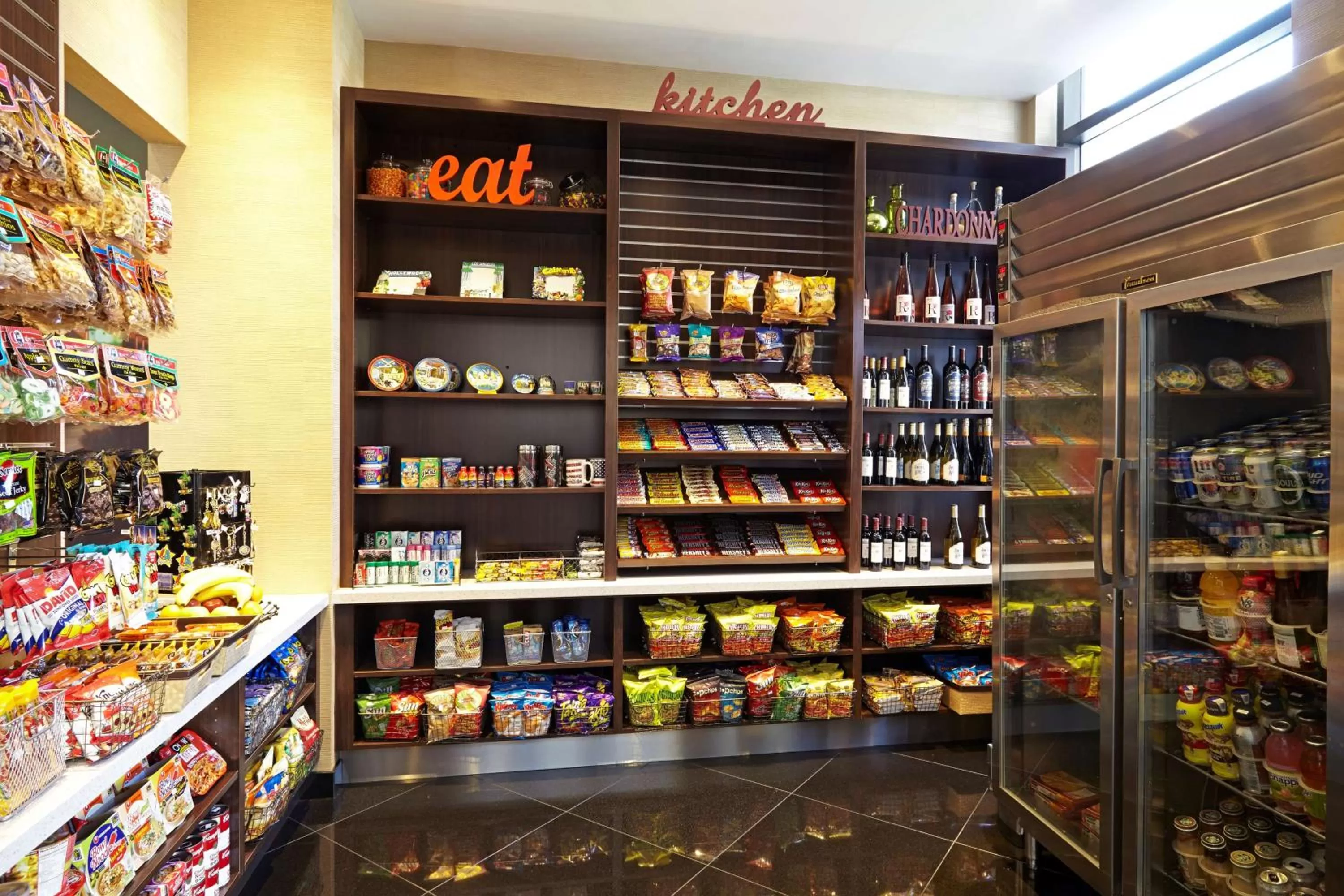 Restaurant/places to eat in Embassy Suites Los Angeles - International Airport/North