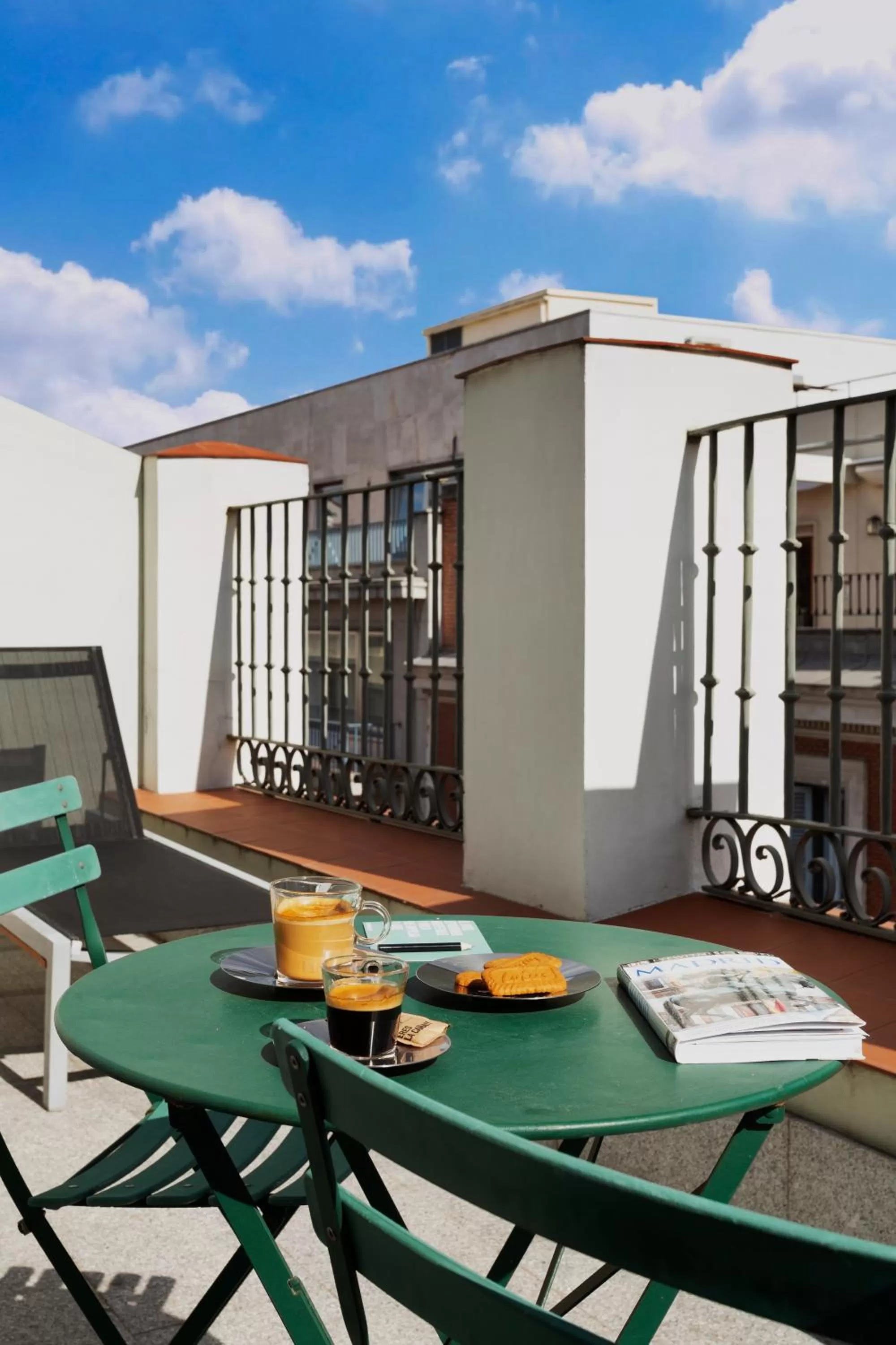 Balcony/Terrace in One Shot Prado