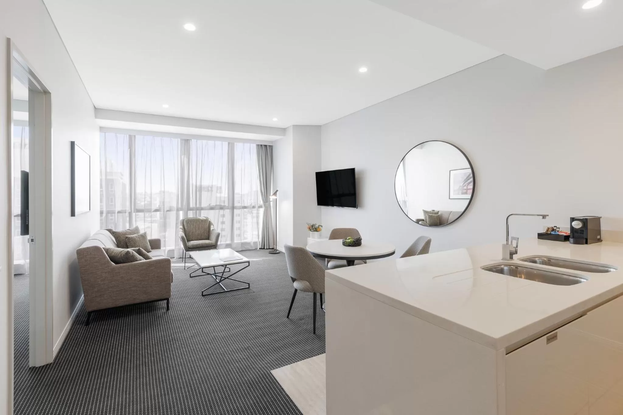 TV and multimedia in Meriton Suites Herschel Street, Brisbane