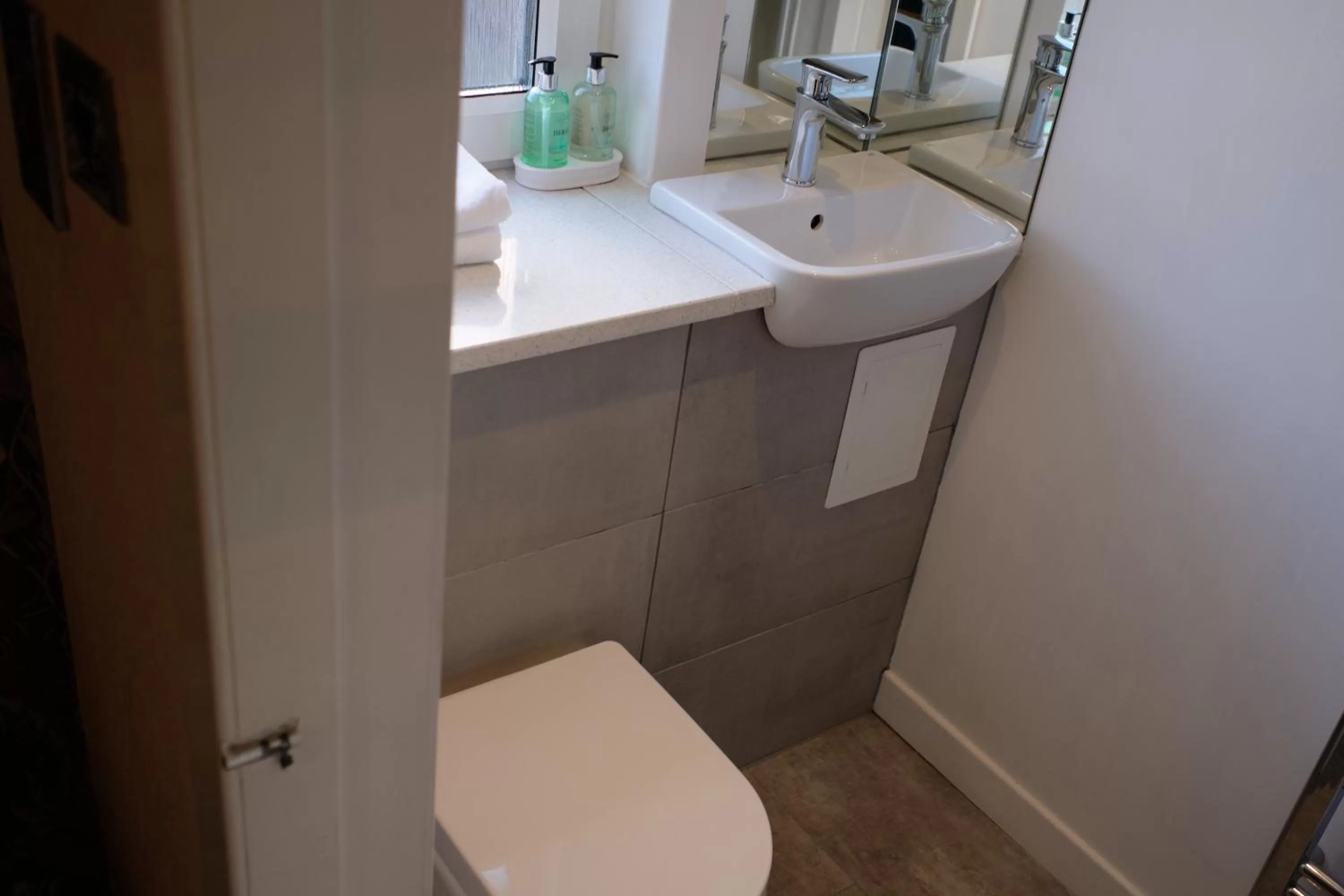 Bathroom in Ravenswood Guest House