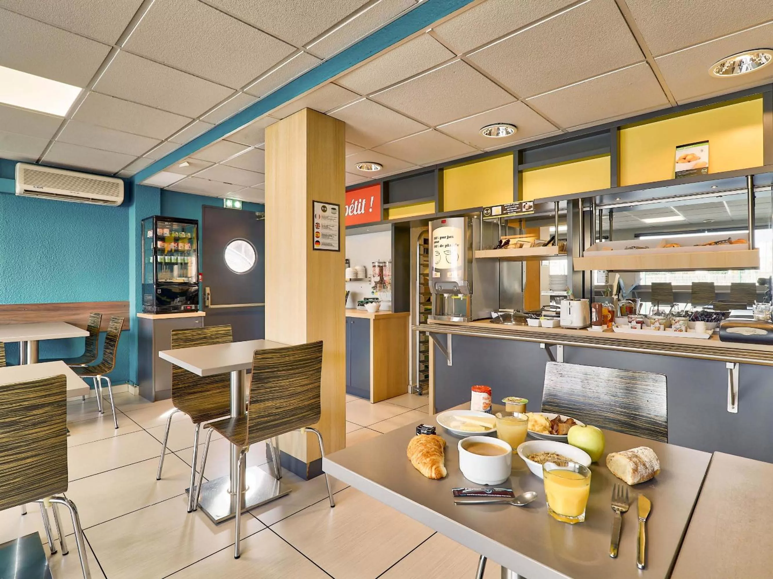 Breakfast in B&B HOTEL Clermont-Ferrand Sud Aubière