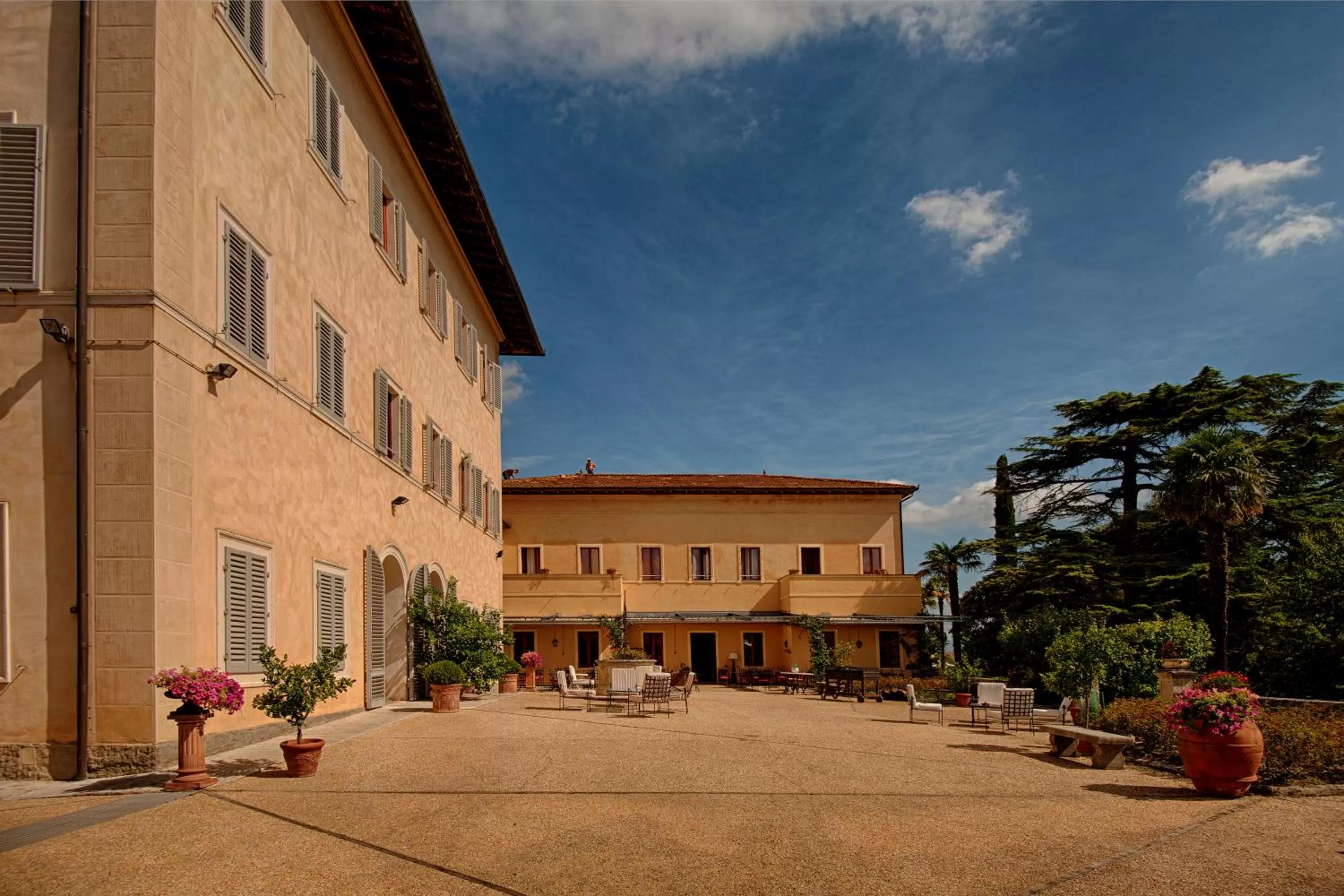 Facade/entrance in Villa Sabolini