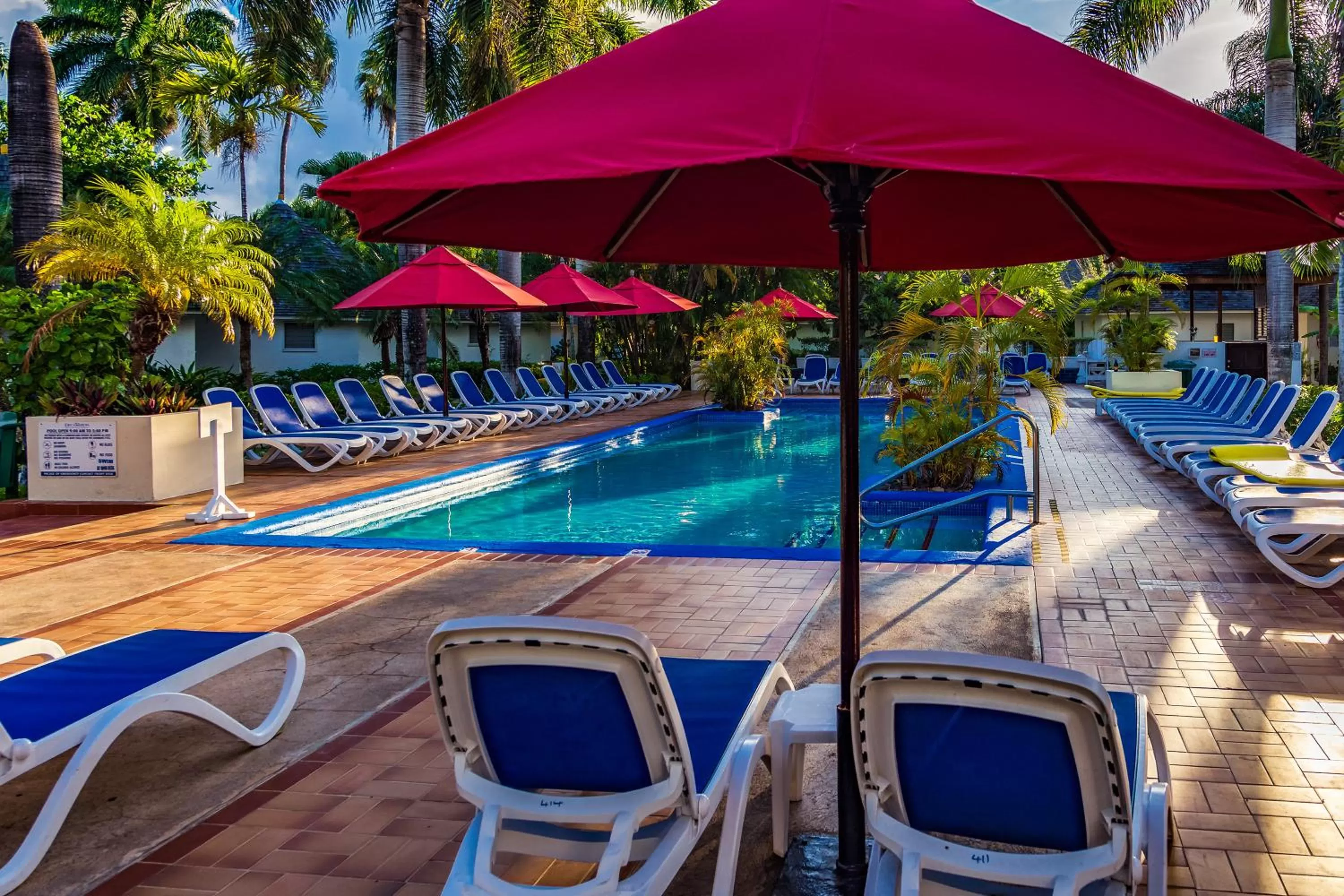 Swimming pool in Royal Decameron Club Caribbean Resort - ALL INCLUSIVE