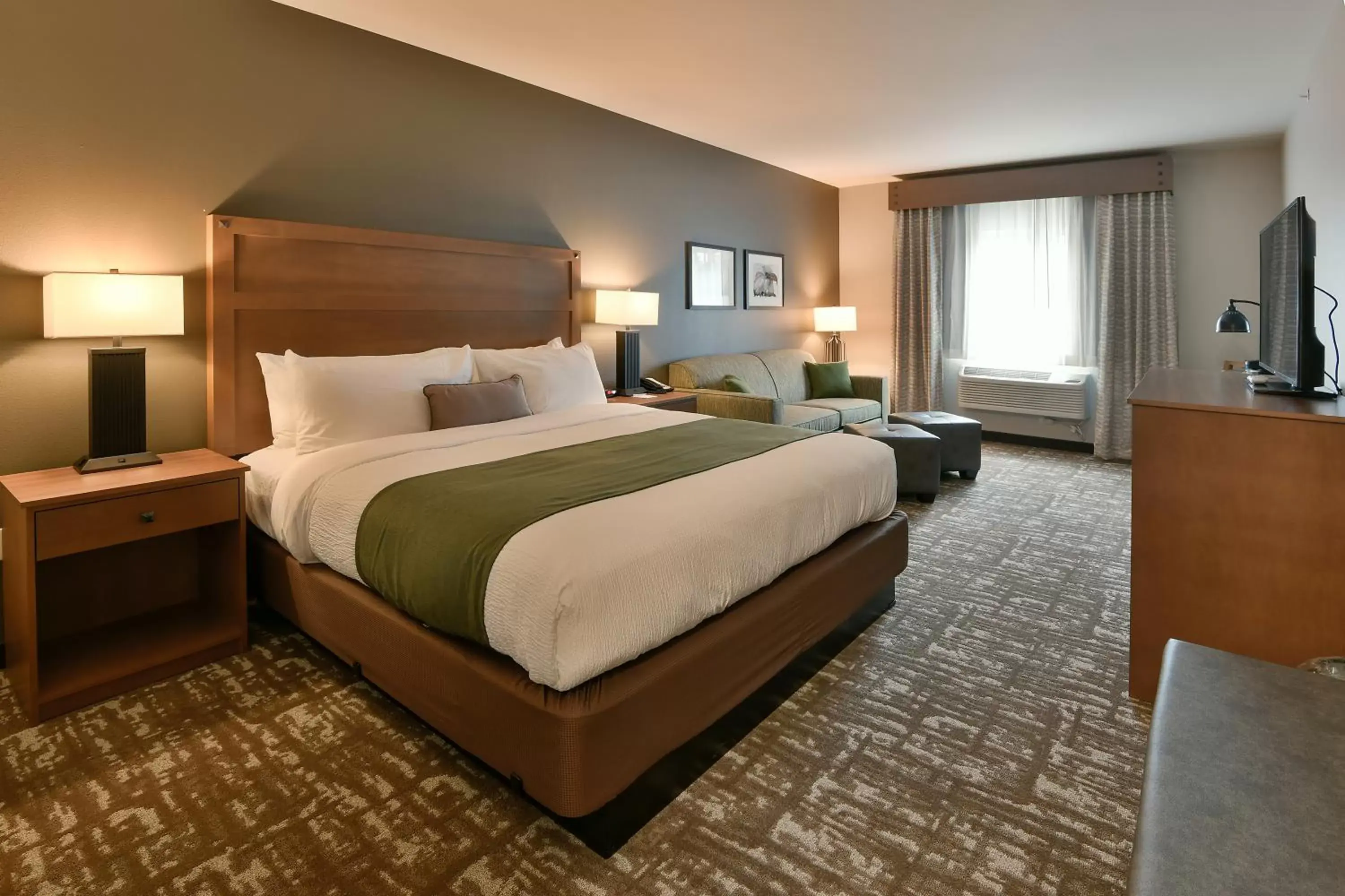 Deluxe King Suite in GrandStay Hotel & Suites Deluxe King Suite in GrandStay Hotel & Suites