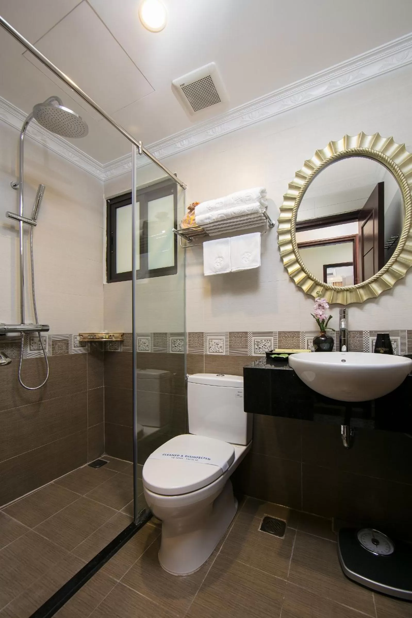 Bathroom in Royal Holiday Hanoi Hotel