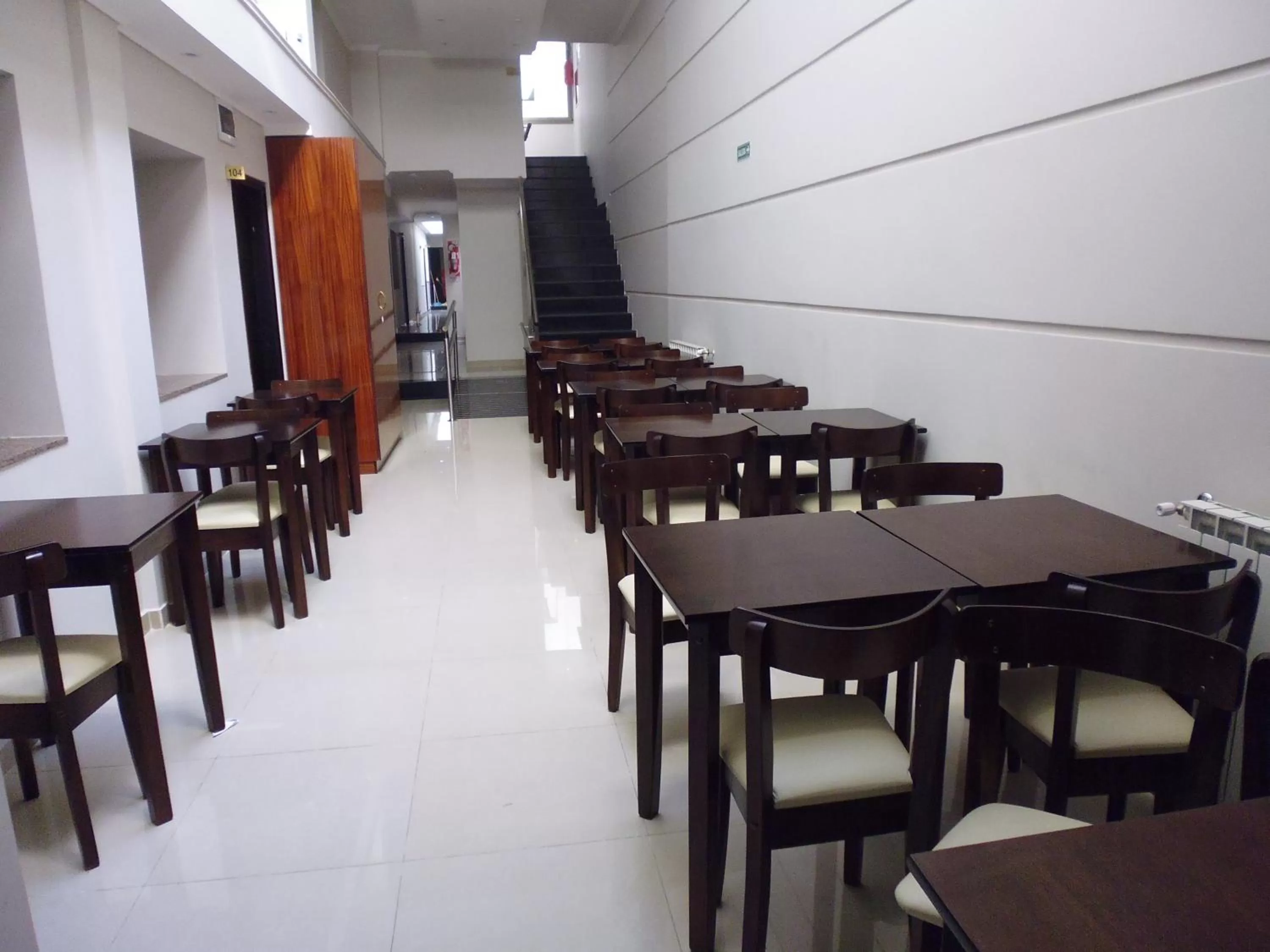 Restaurant/places to eat in Hotel Athos