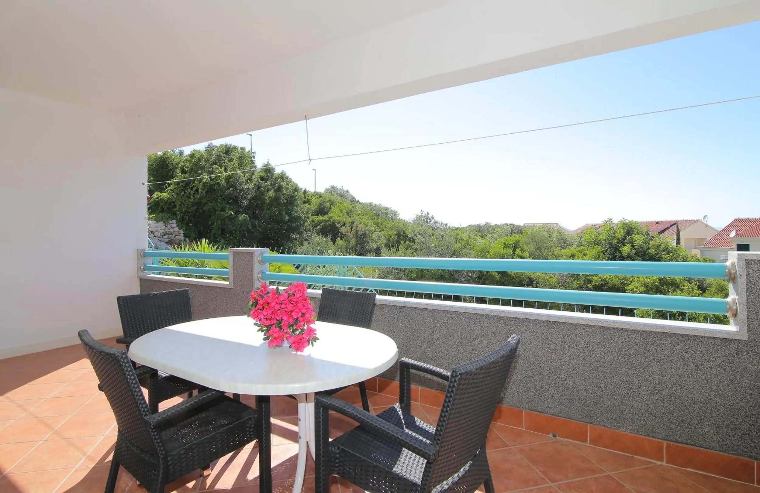 One Bedroom Apartment with Terrace in Villa Antea Apartments with Free Parking