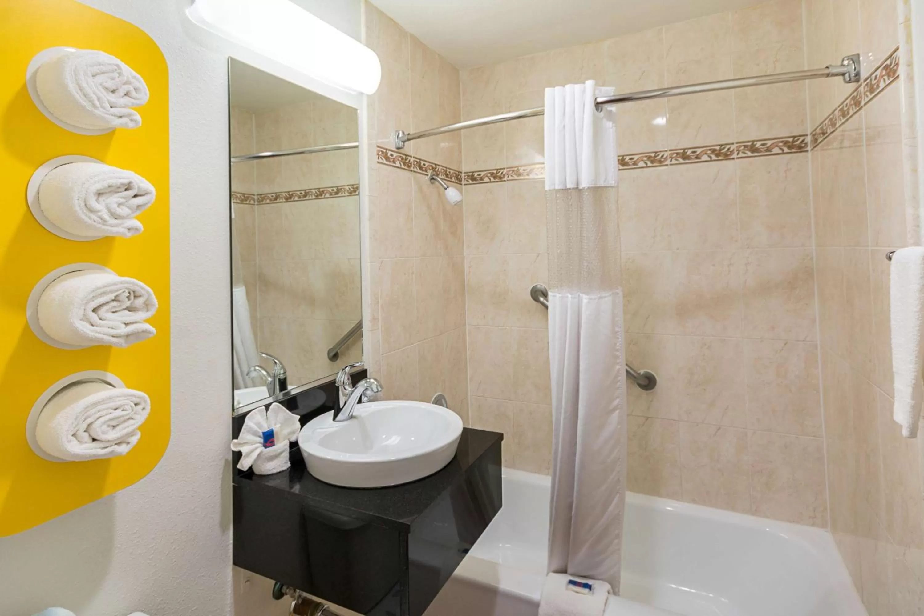 Shower in Motel 6-El Paso, TX - Airport - Fort Bliss