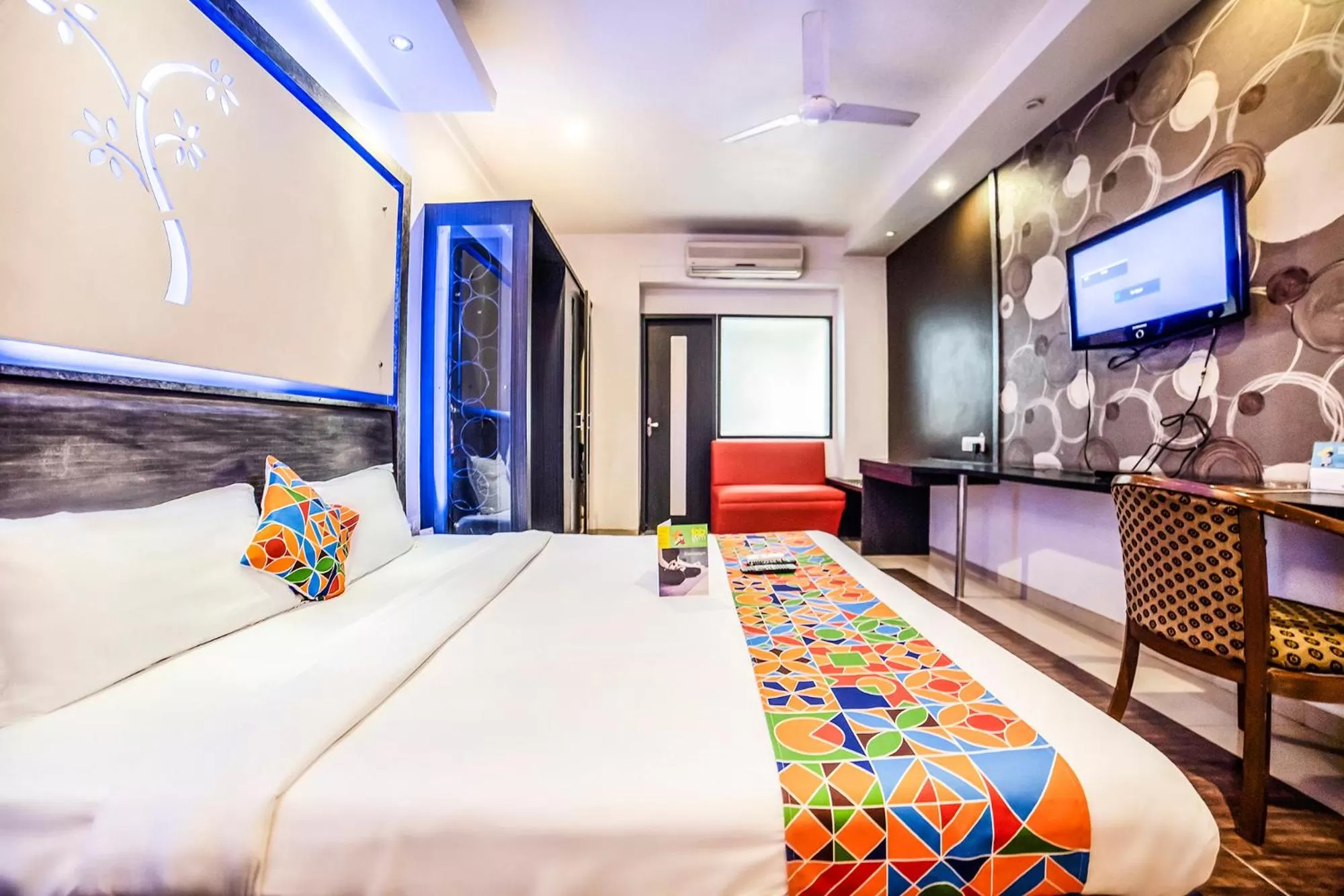 TV and multimedia, Bed in Rapid Lakme Executive Hotel