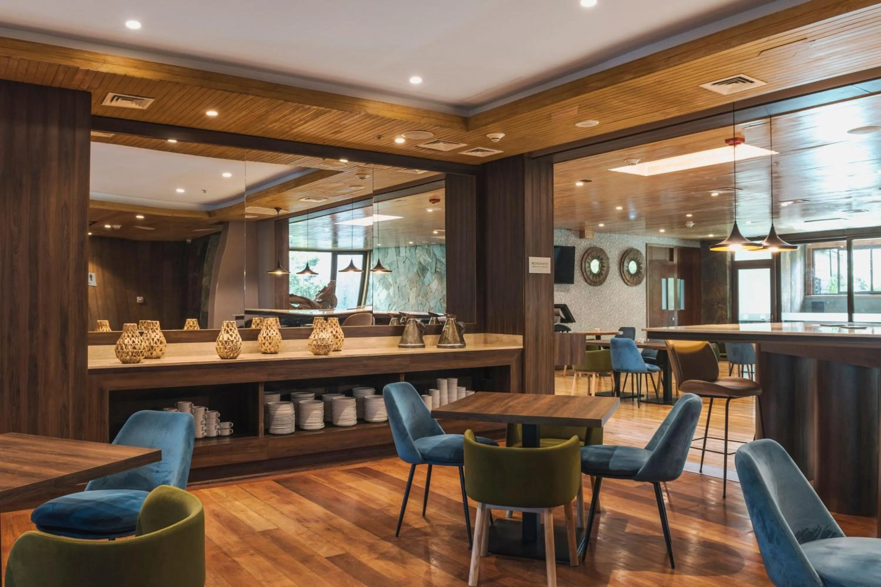 Restaurant/places to eat in Courtyard by Marriott Puerto Montt