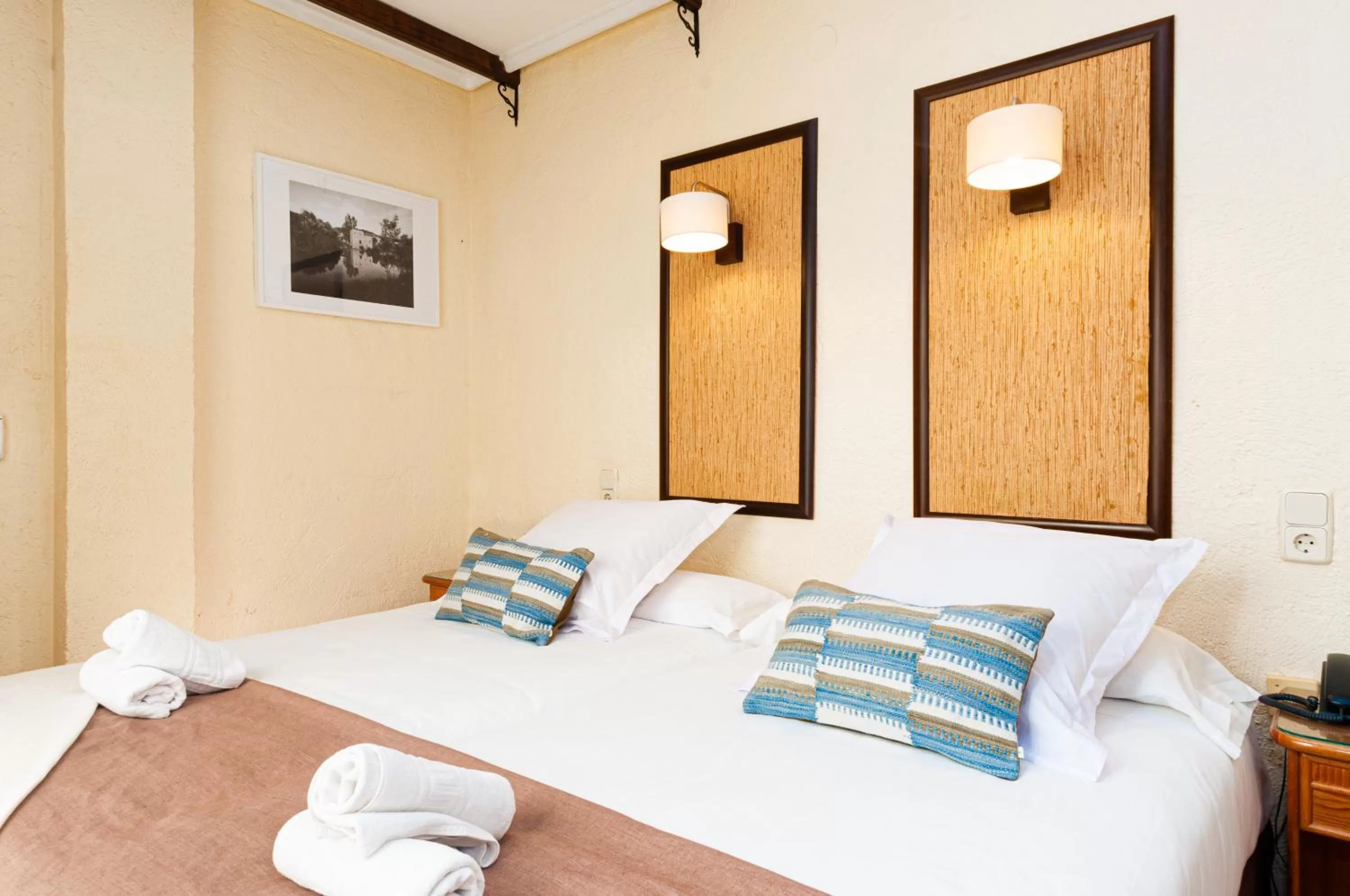 Bed in Hotel Eden Mar