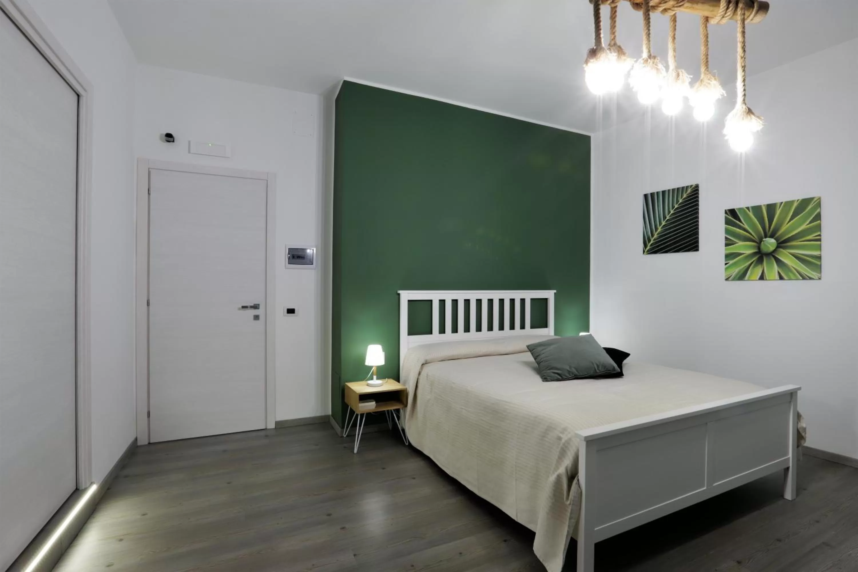 Photo of the whole room, Bed in Napoli Vesuvio Apartments by Dimorra