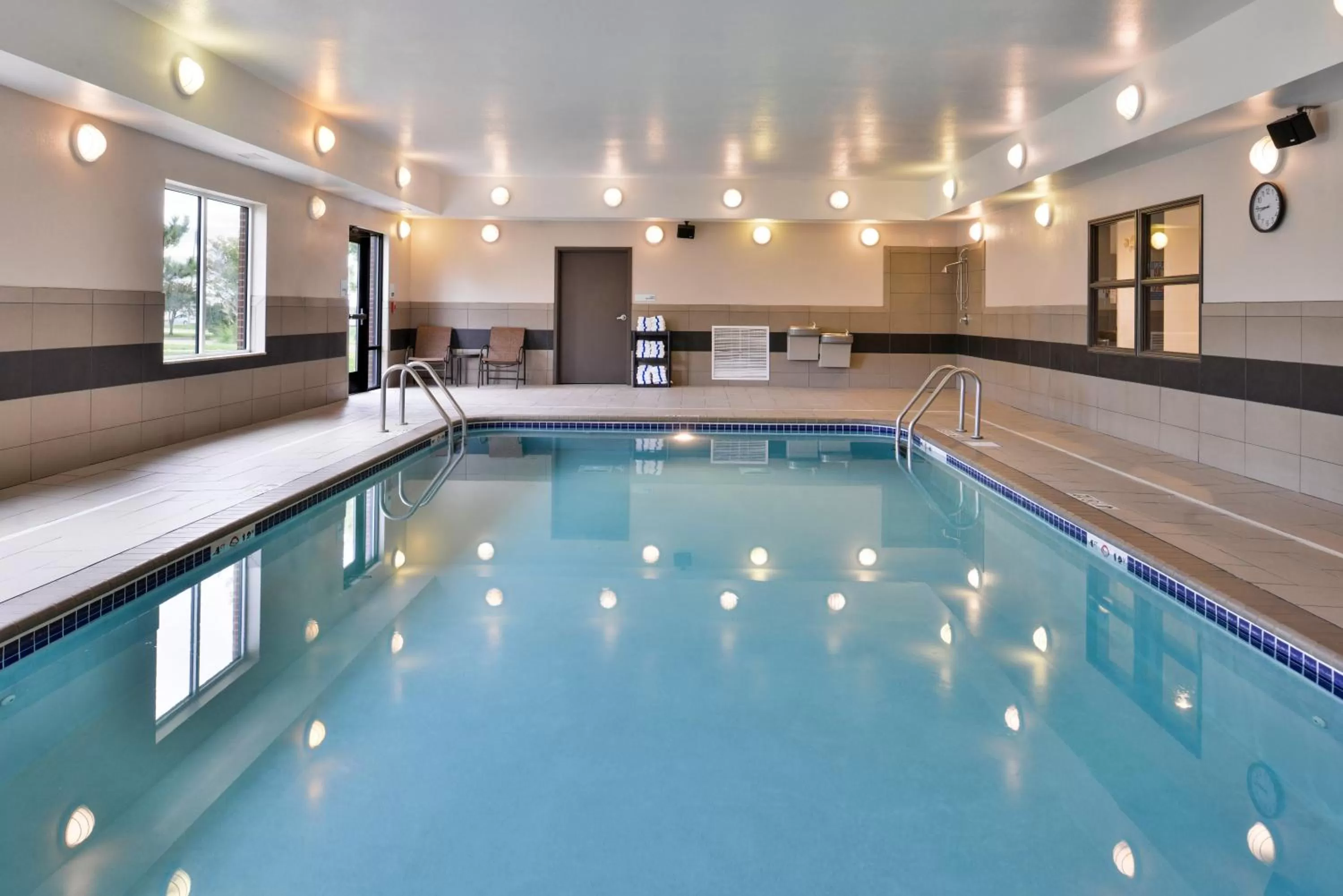 Swimming pool in Holiday Inn Express & Suites Emporia Northwest by IHG