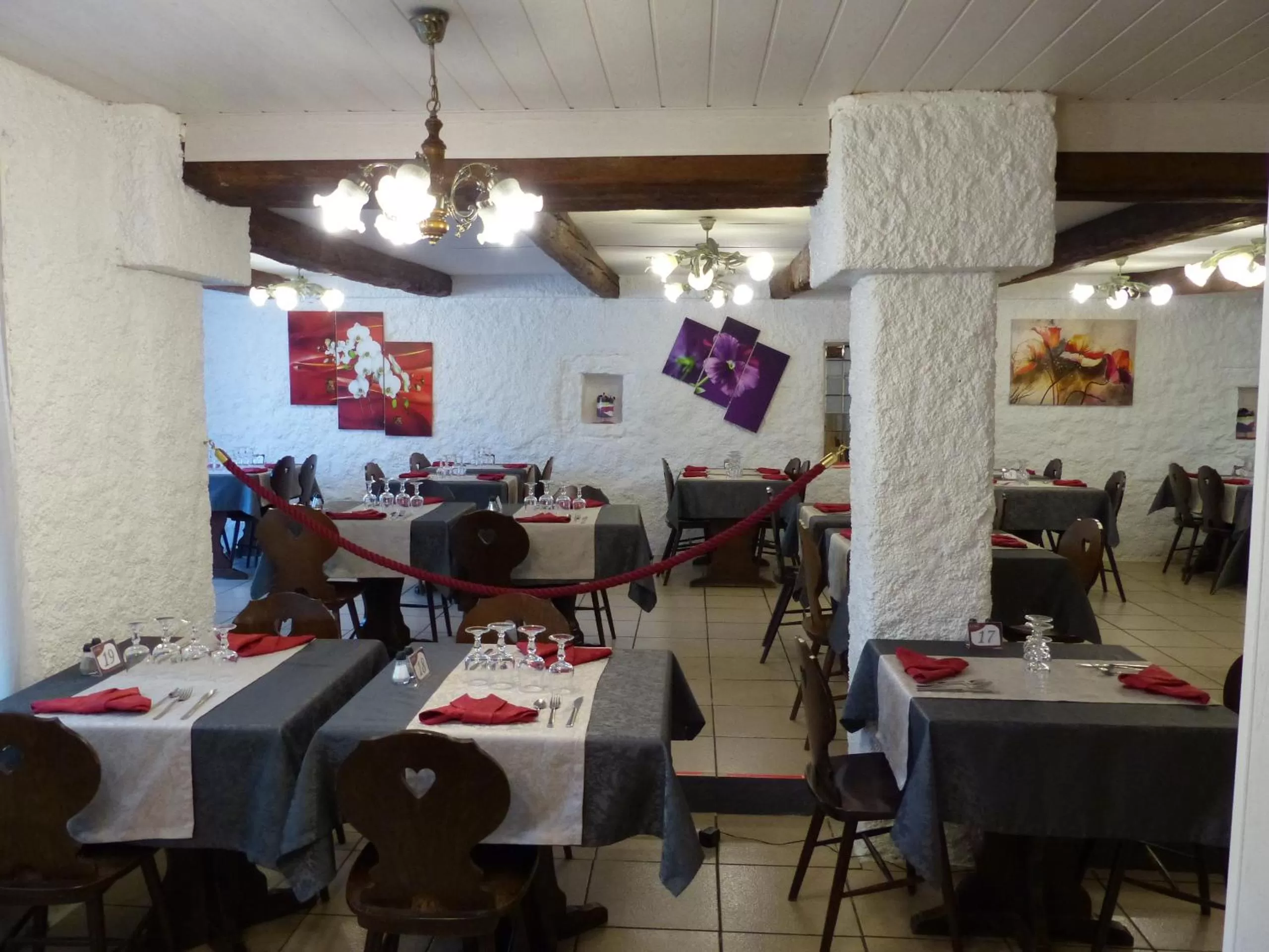Restaurant/places to eat in La Vieille Ferme