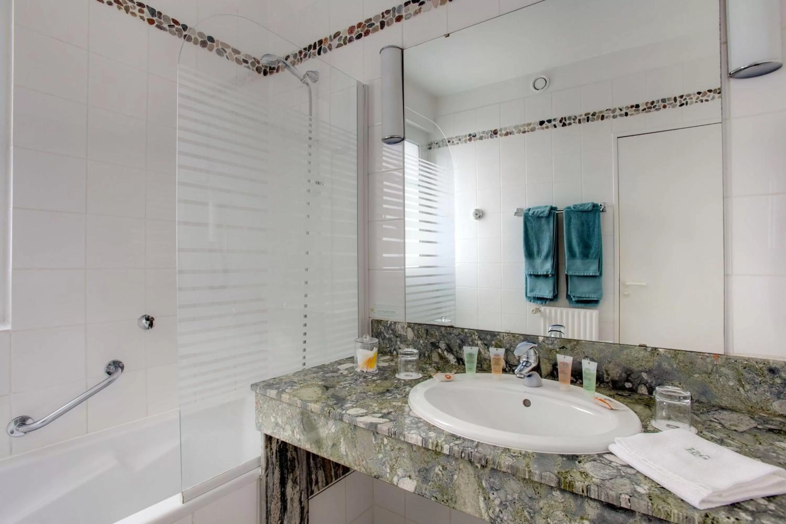 Photo of the whole room in Best Western Hotel Le Guilhem