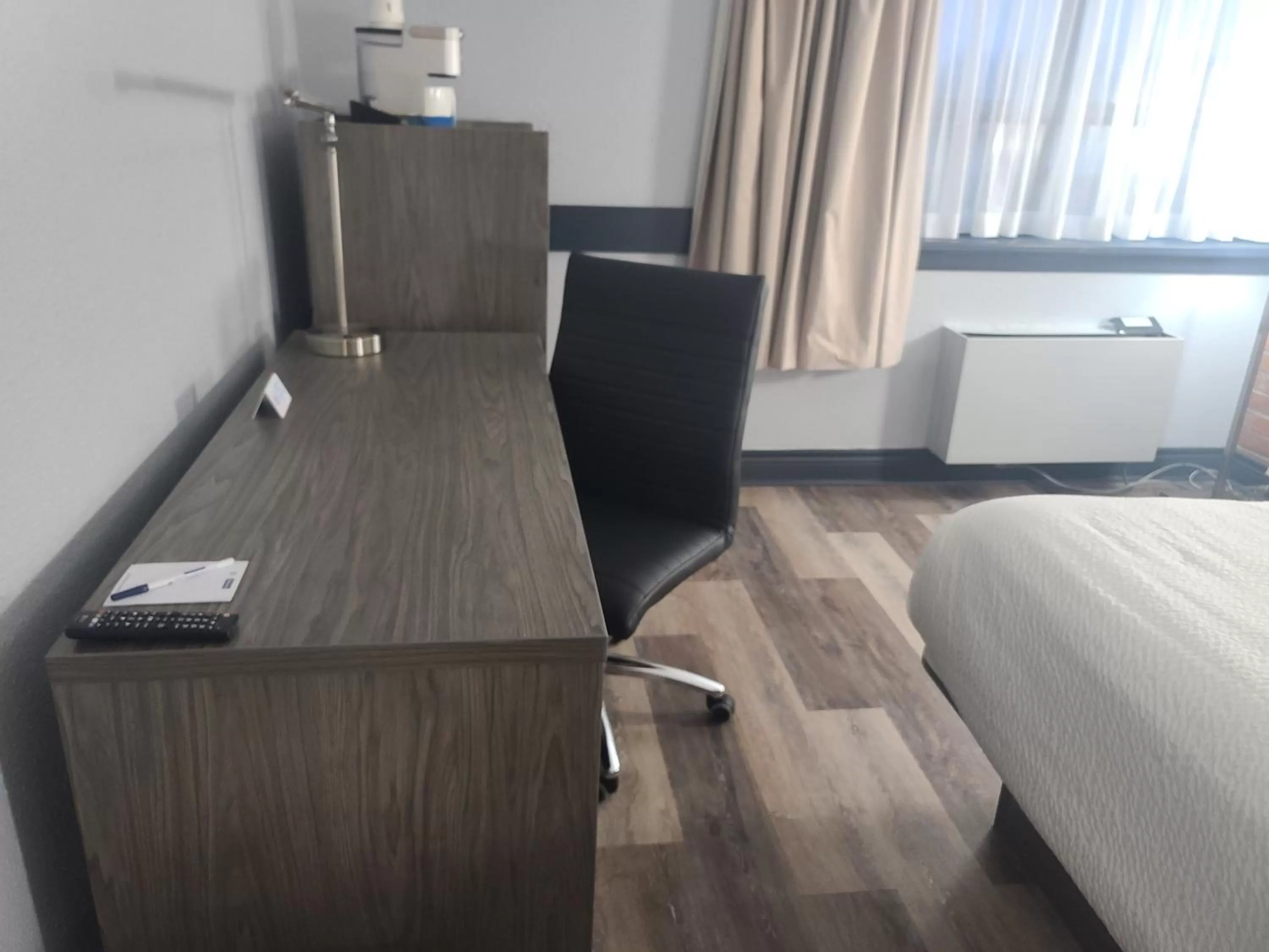 Bed in Travelodge by Wyndham Barrie