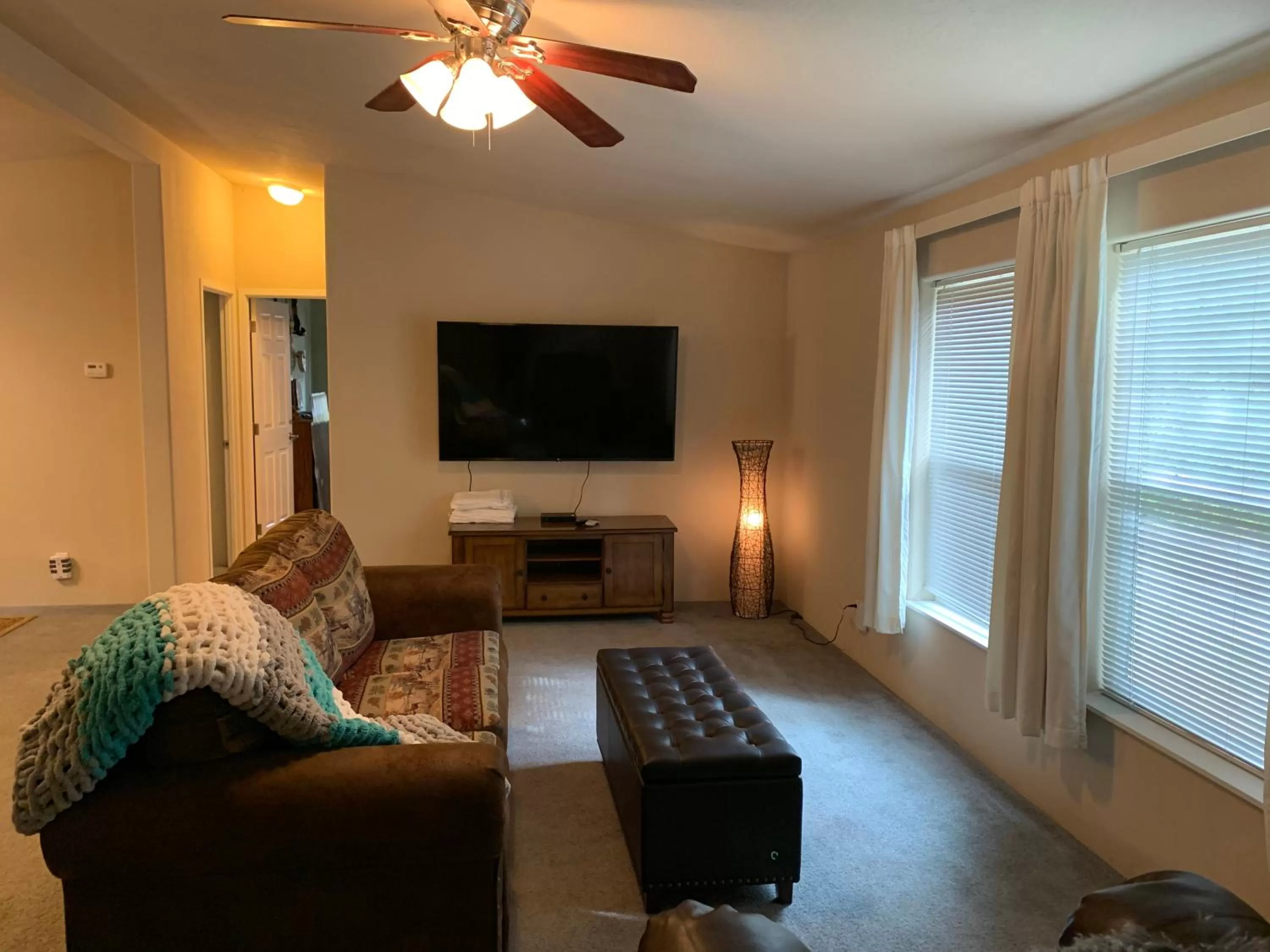 TV and multimedia in Glacier Haven Inn