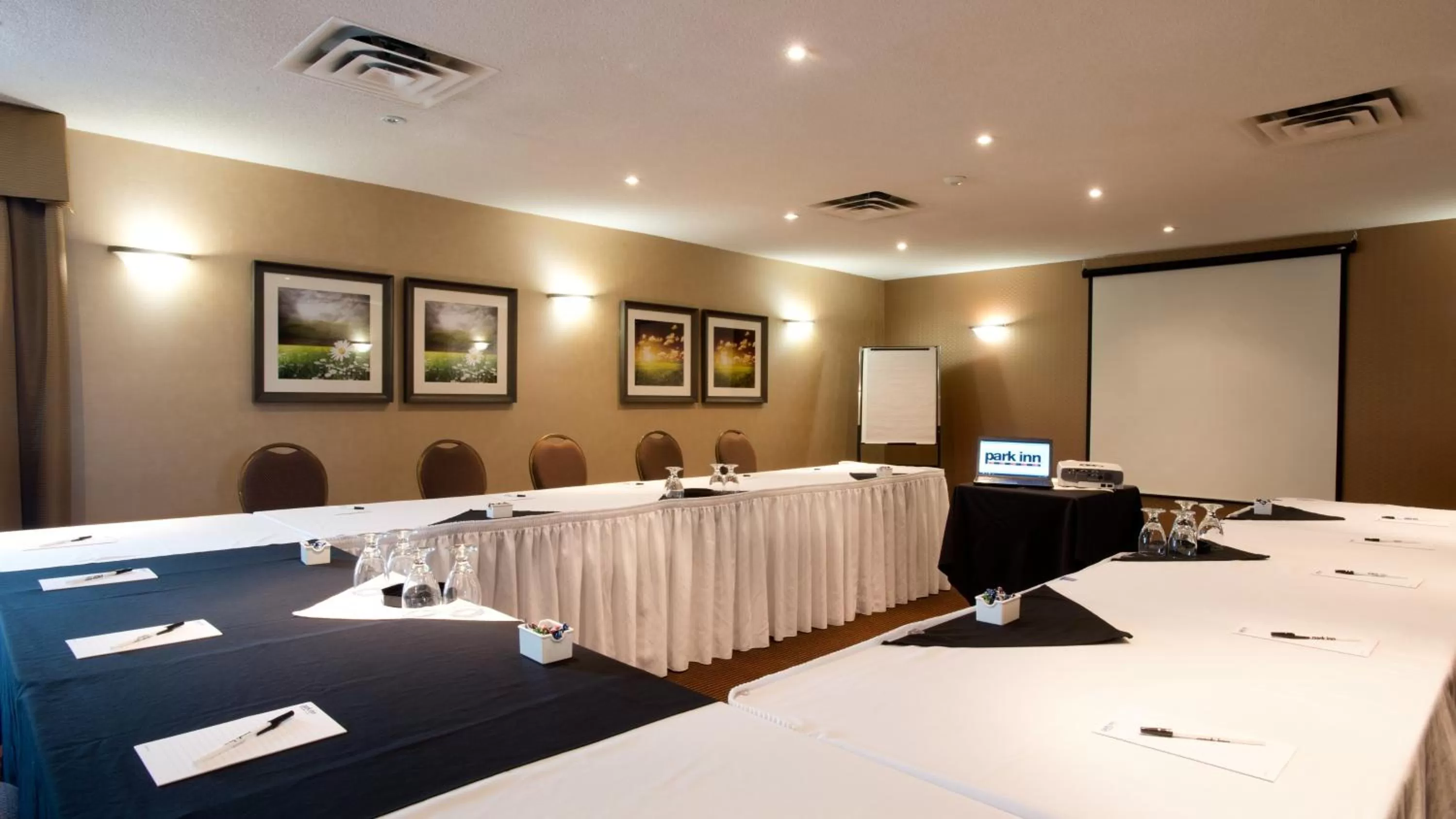 Banquet/Function facilities in Park Inn by Radisson Toronto-Markham