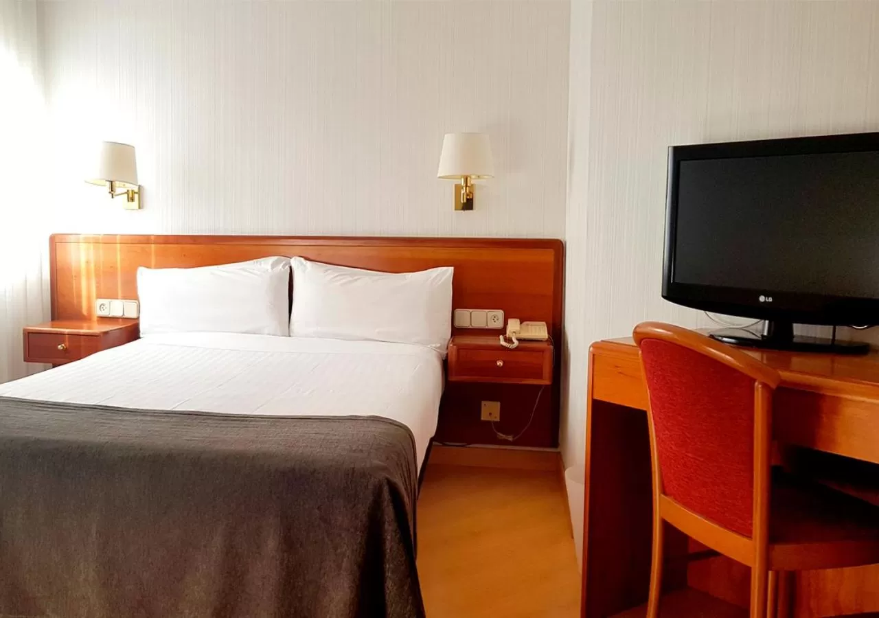 Photo of the whole room, Bed in Hotel Ultonia