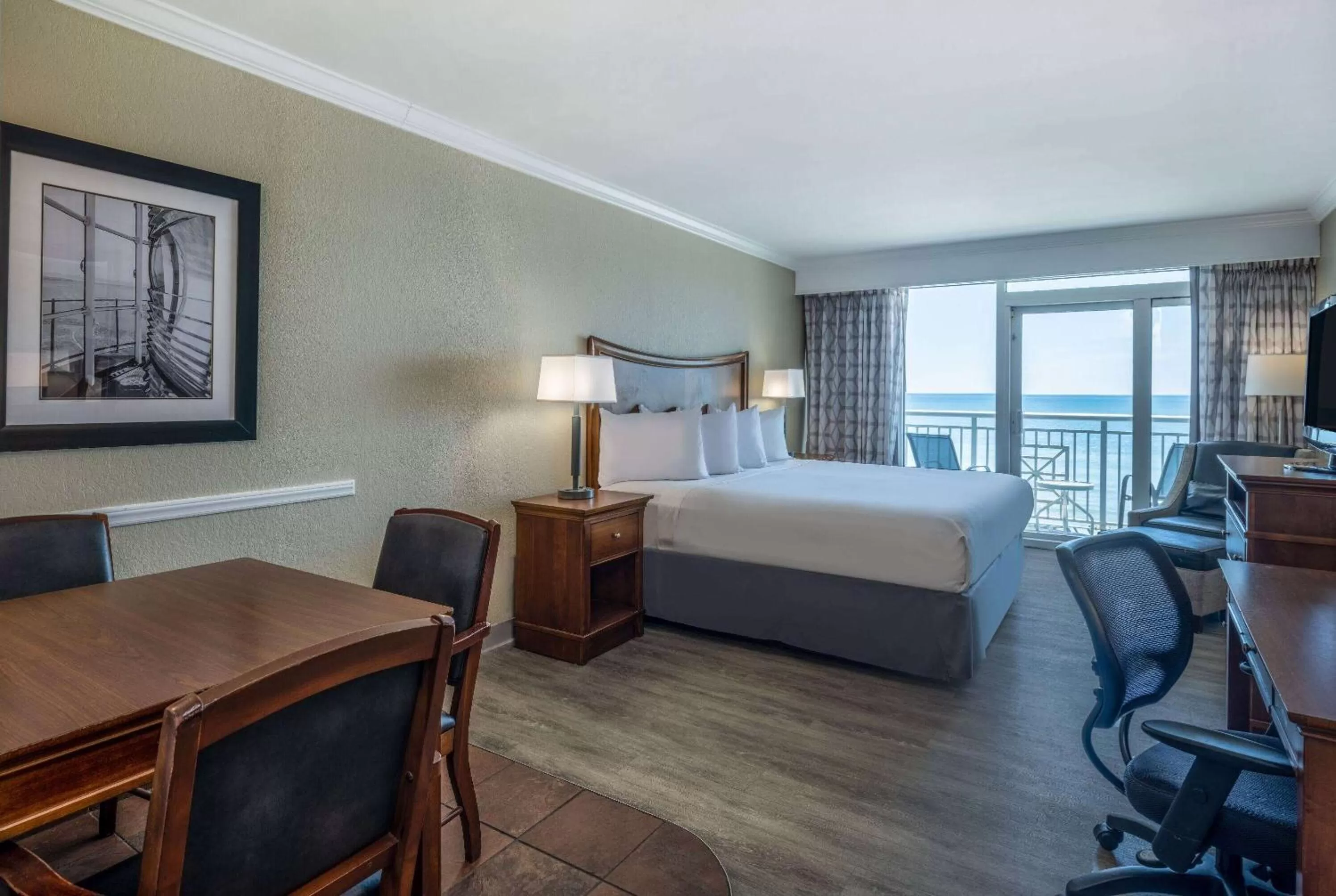 Photo of the whole room, Bed in The Sandbar Hotel, Trademark Collection by Wyndham