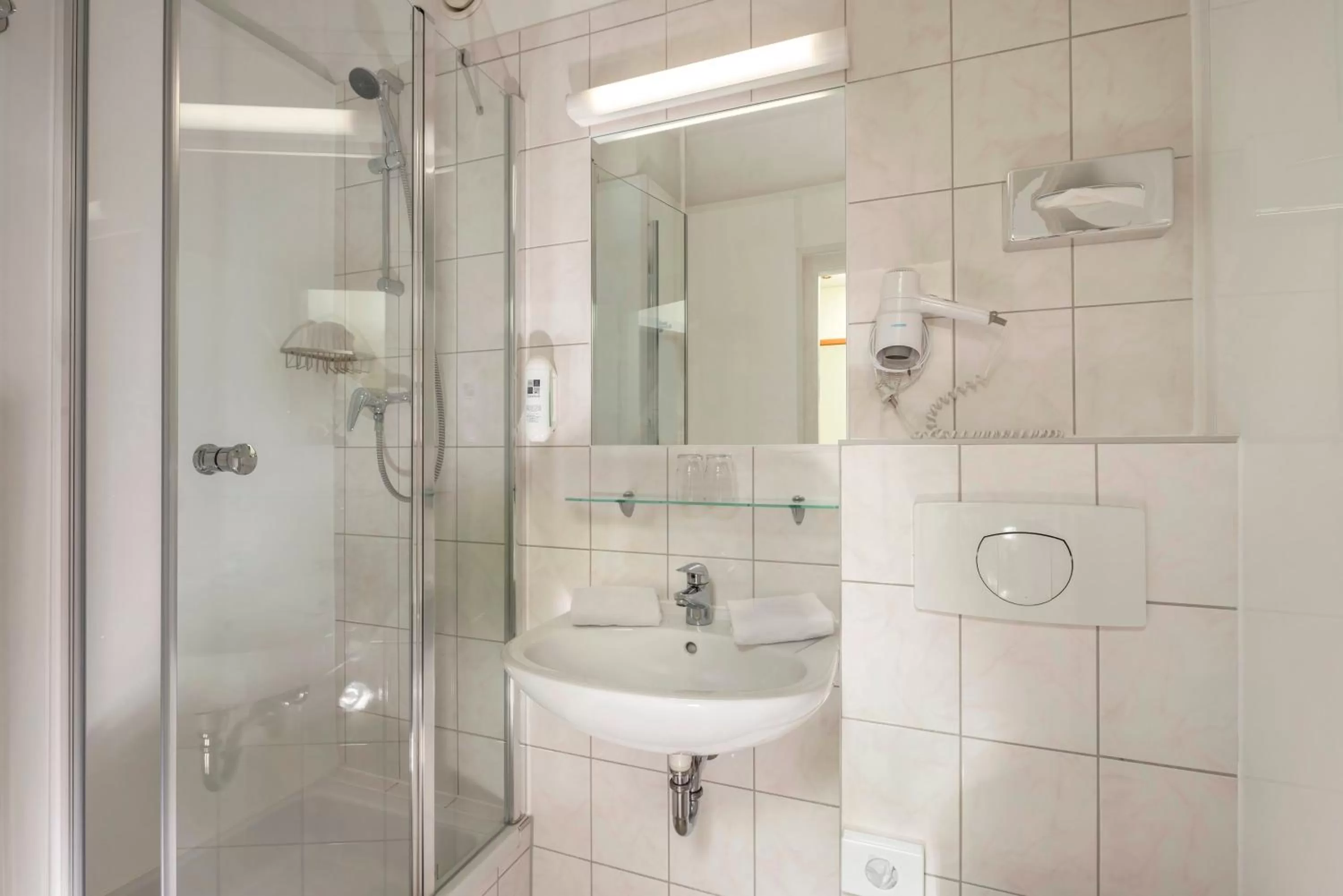 Shower in AHORN Berghotel Friedrichroda