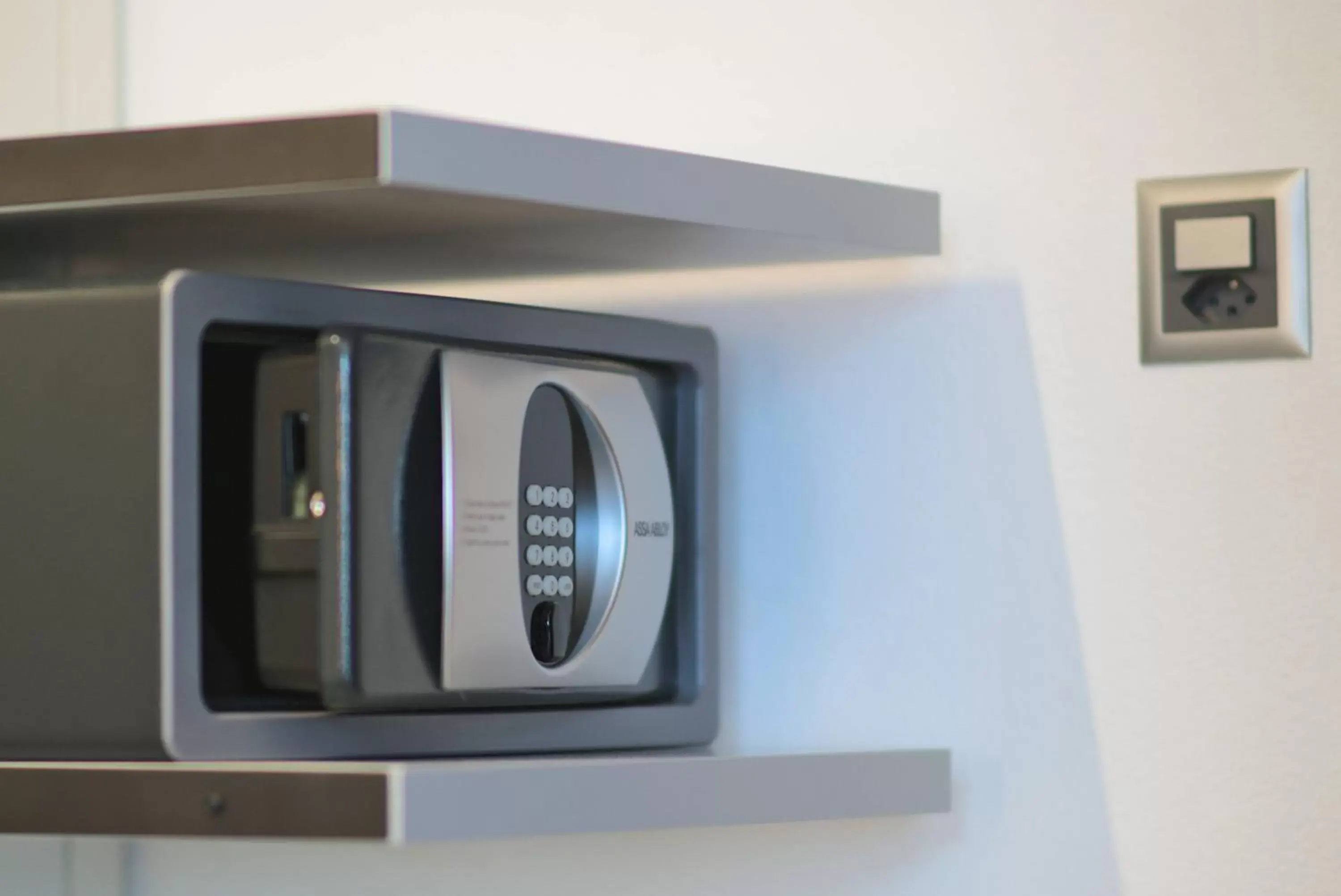 Standard Twin Room in Tulip Inn Beaulieu Lausanne Standard Twin Room in Tulip Inn Beaulieu Lausanne