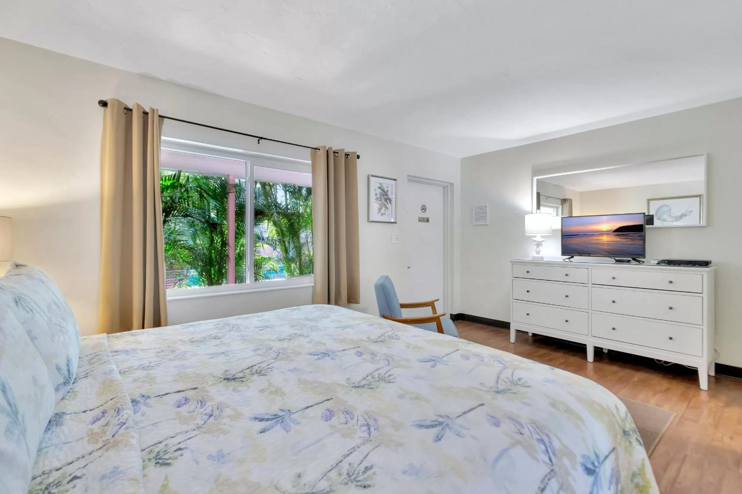 Bedroom, Bed in Seahorse Guesthouse