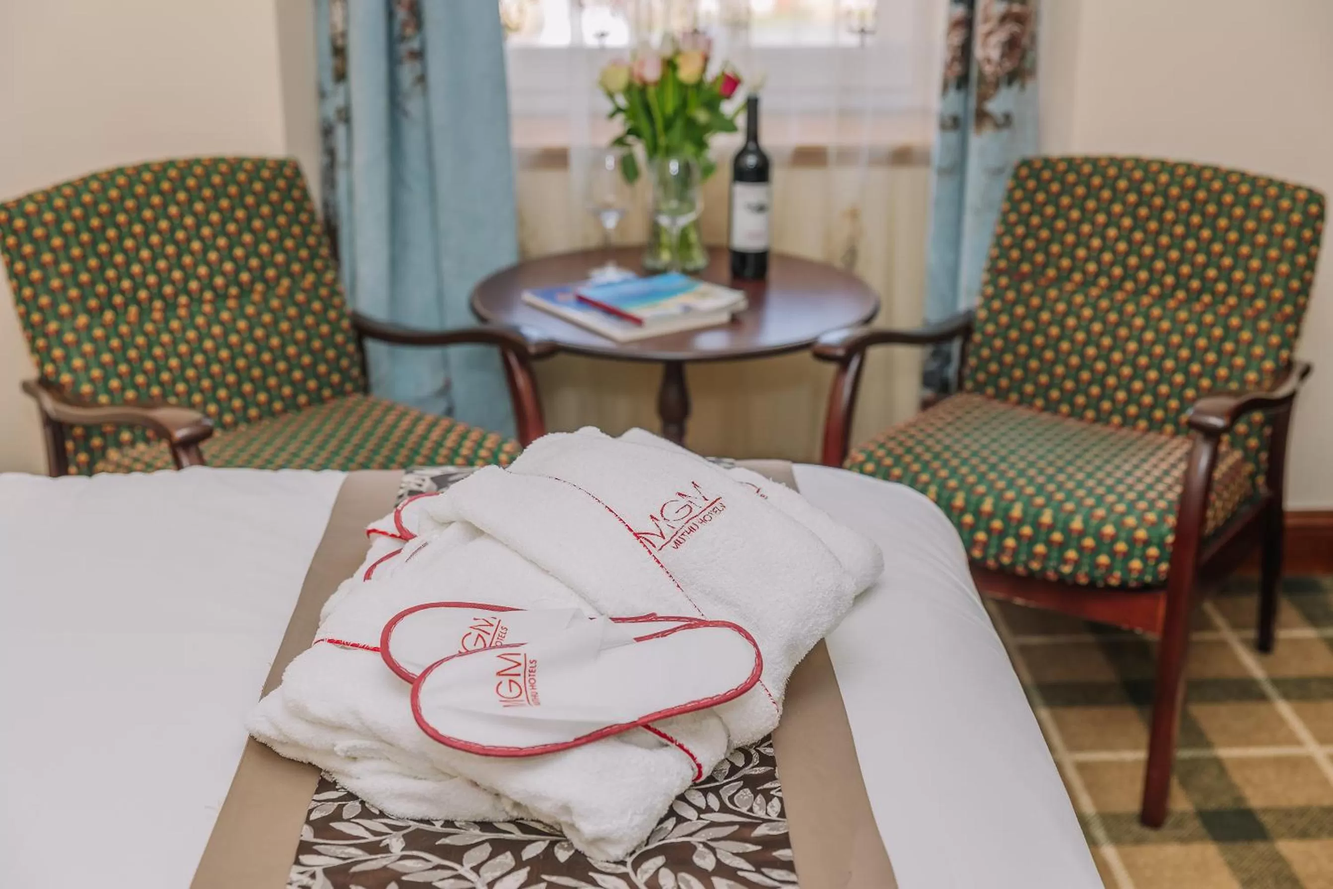 View (from property/room), Bed in Muthu Alexandra Hotel