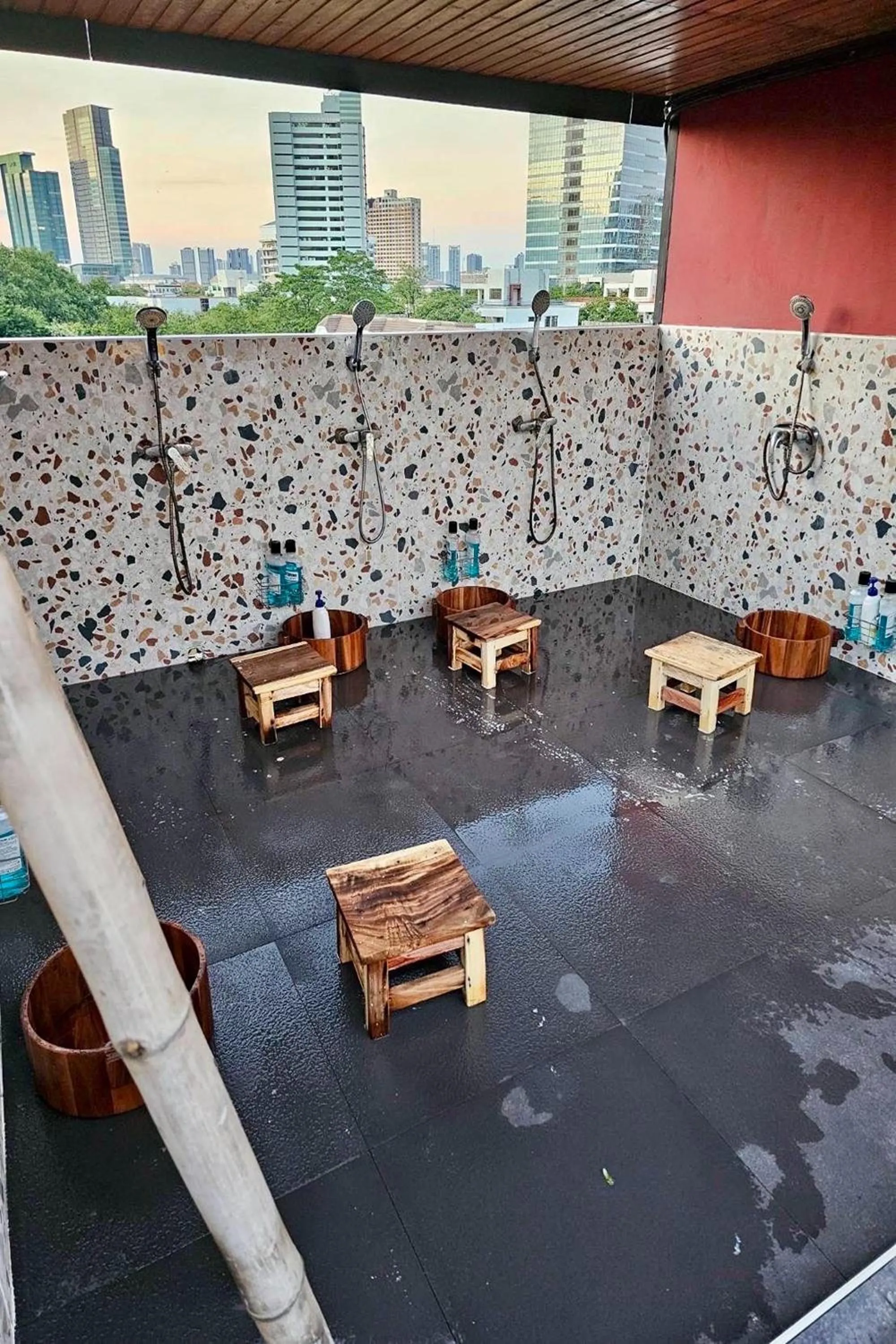 Bathroom in Blu Cabin Ari Stylish Gay Poshtel