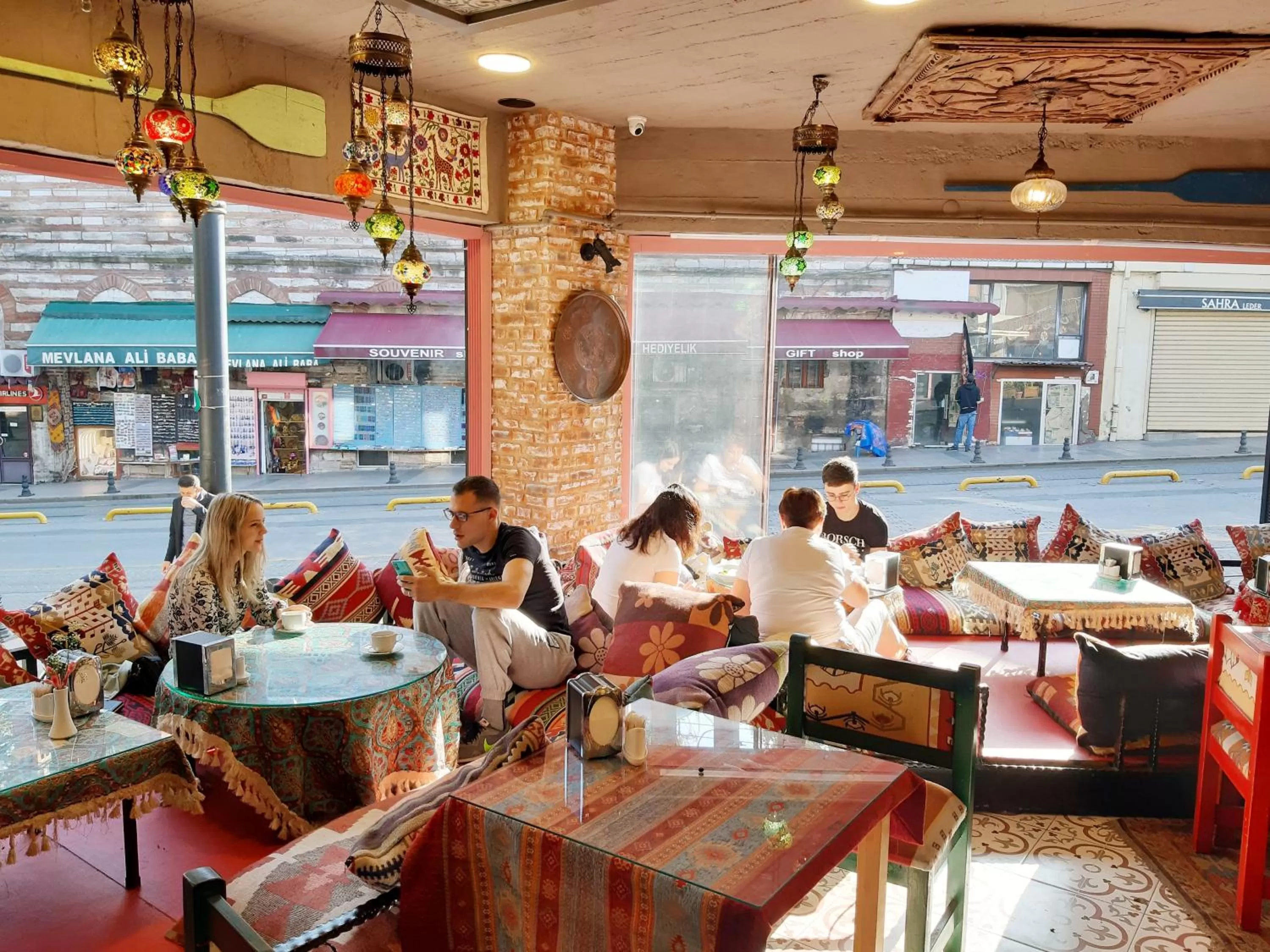 Restaurant/places to eat in Elasophia Hotel