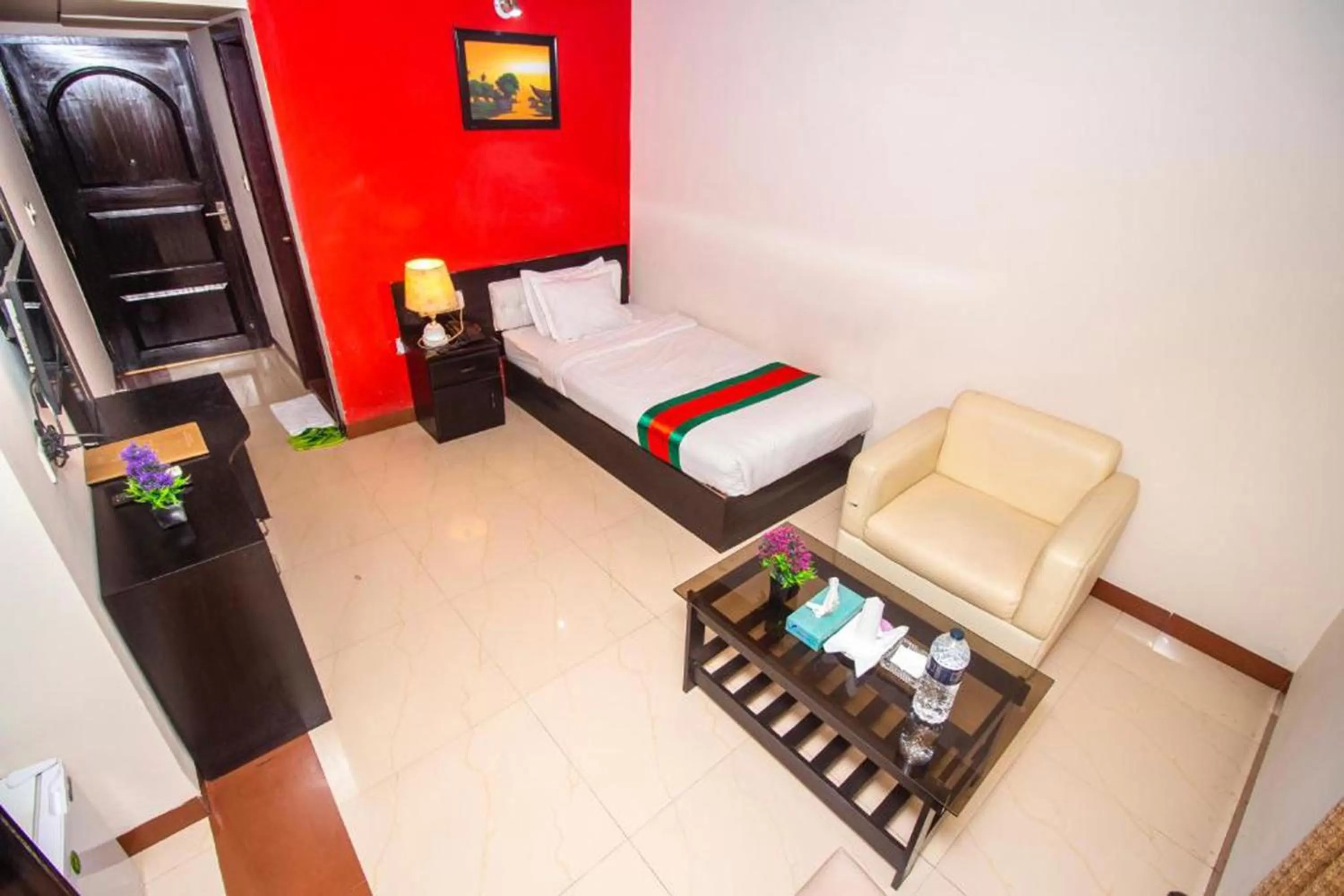 Photo of the whole room in Central Inn Dhaka City Centre