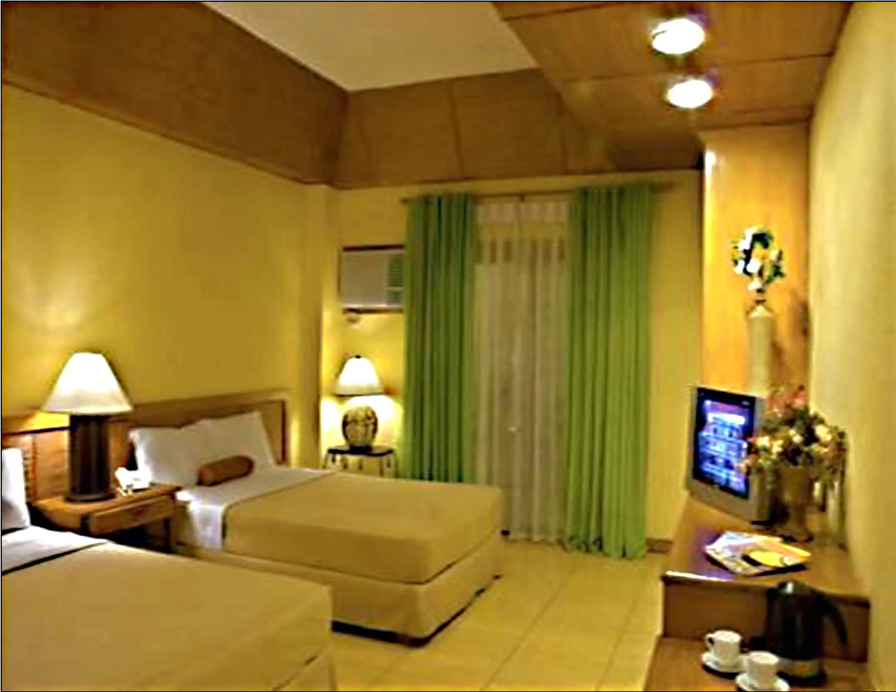 Photo of the whole room, Bed in Java Hotel
