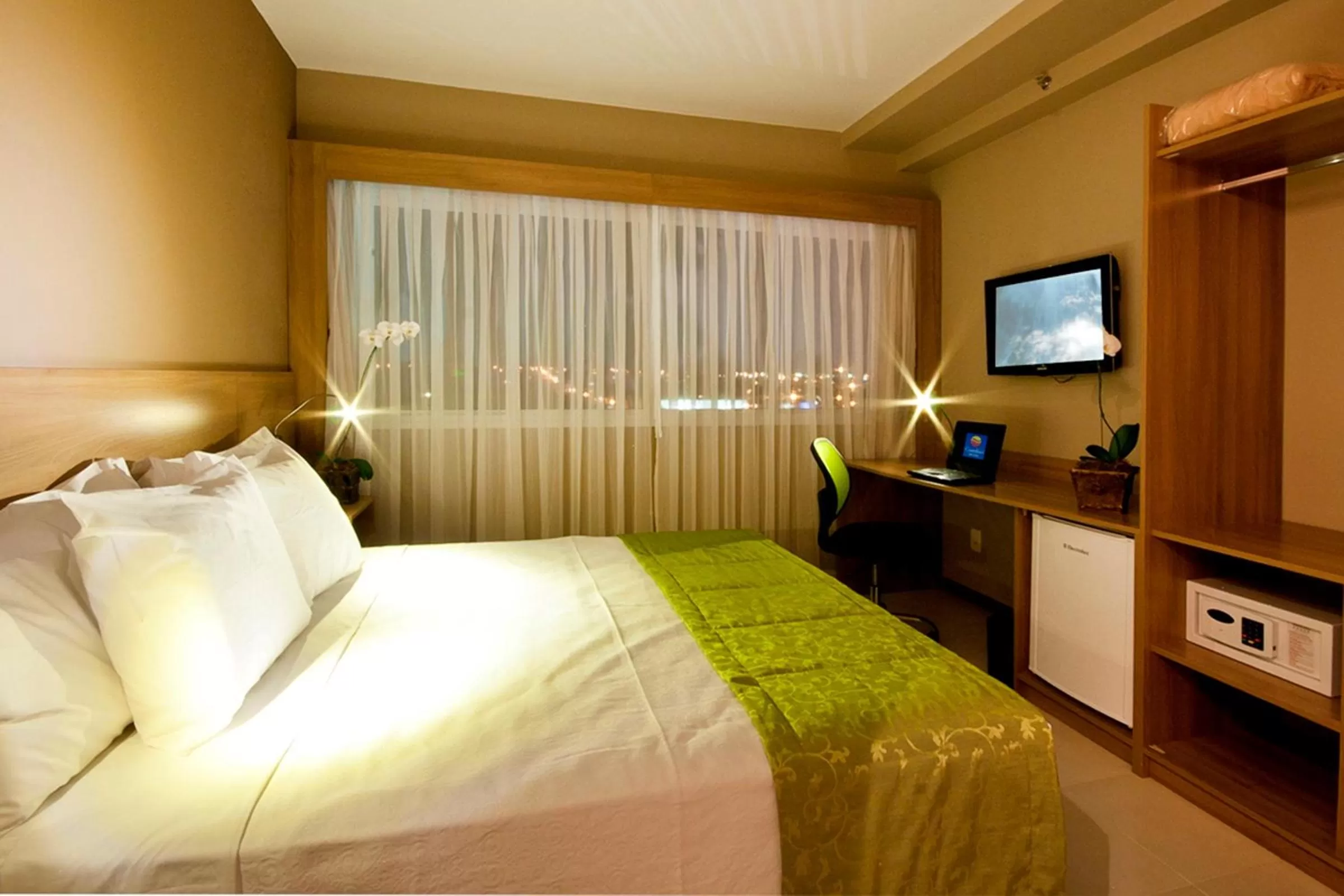 Bedroom, Bed in Comfort Hotel Sertãozinho