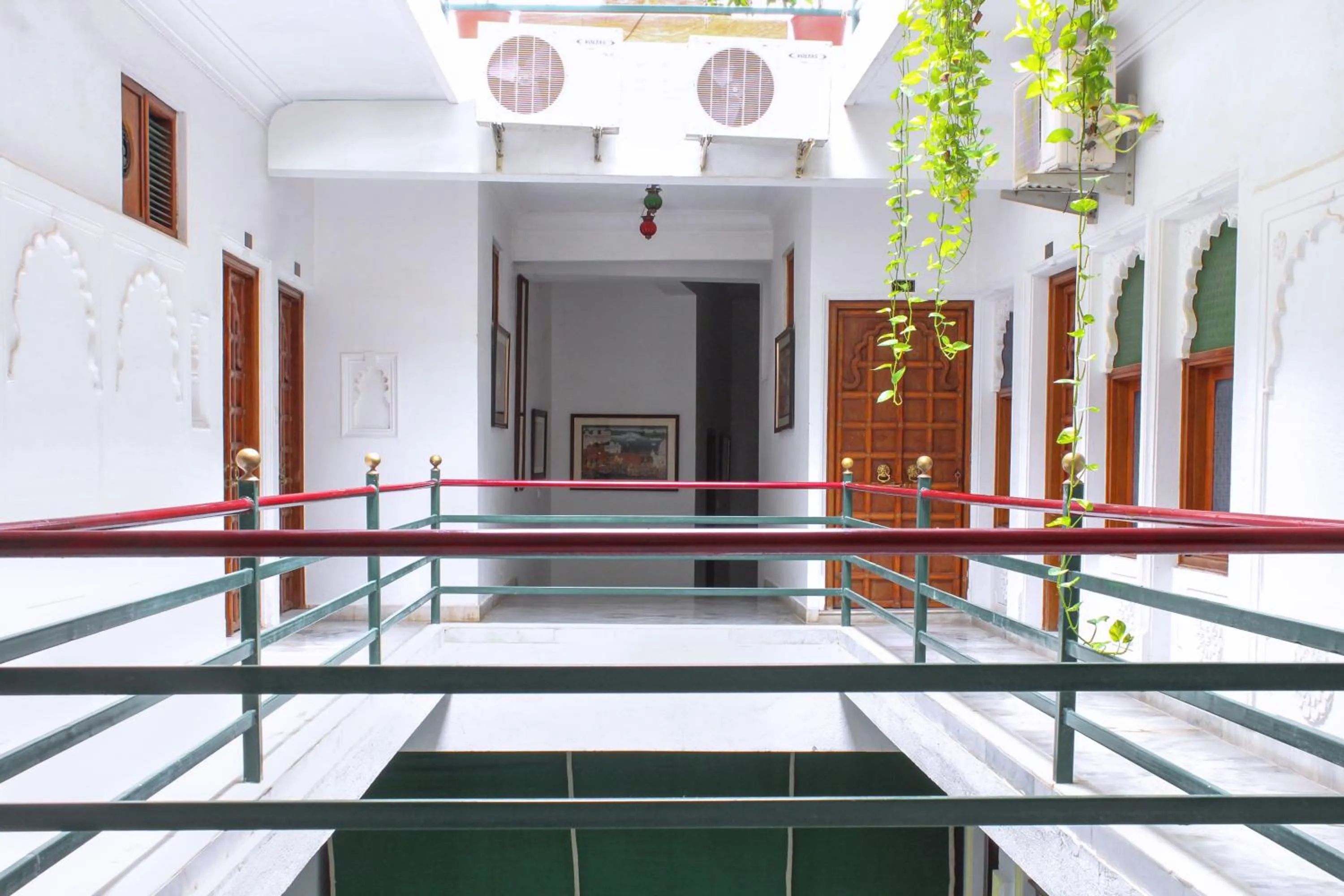 Lobby or reception in Hotel Devraj Niwas on Lake Pichola