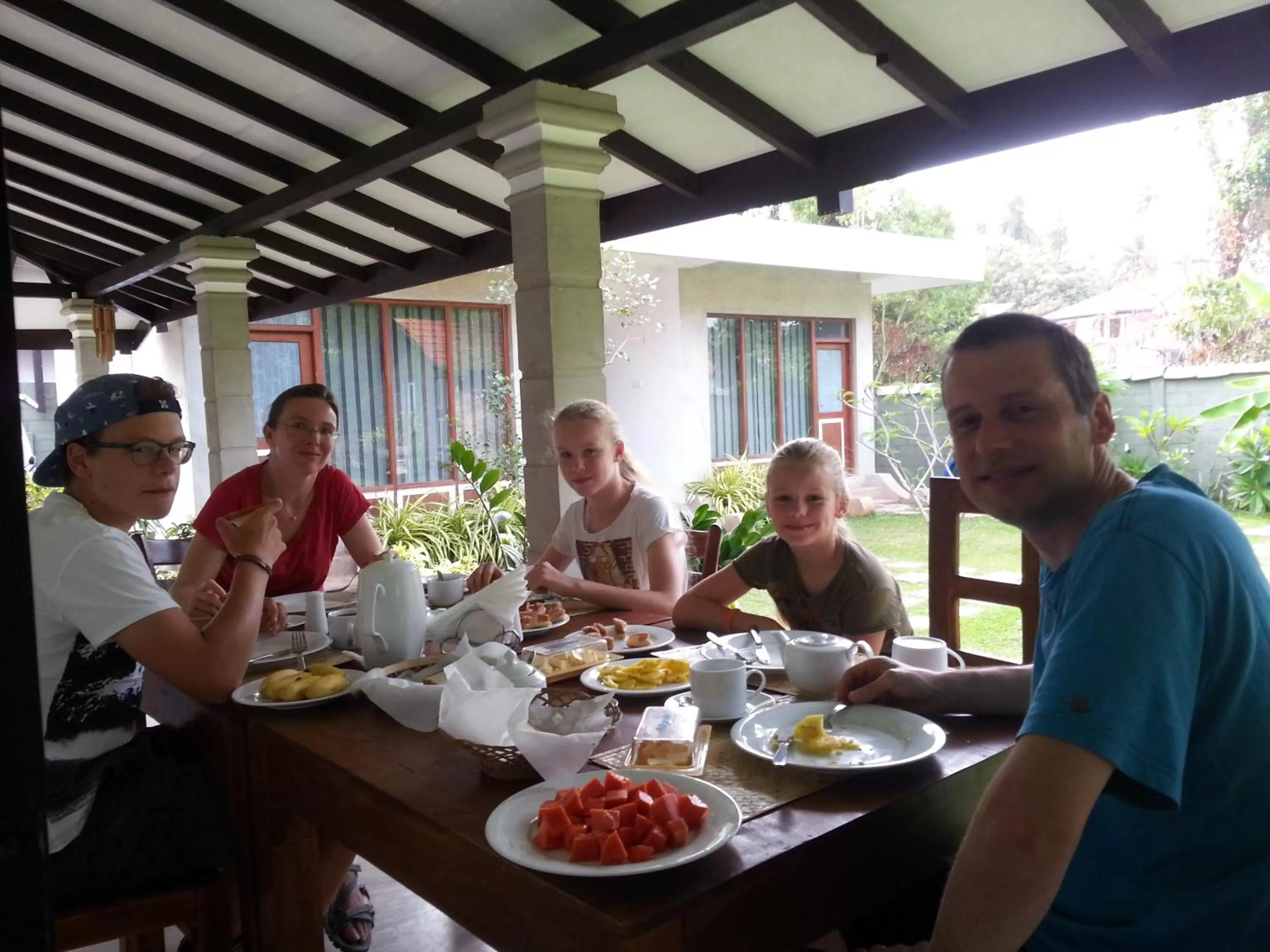 Family in Green Wood Villa Negombo