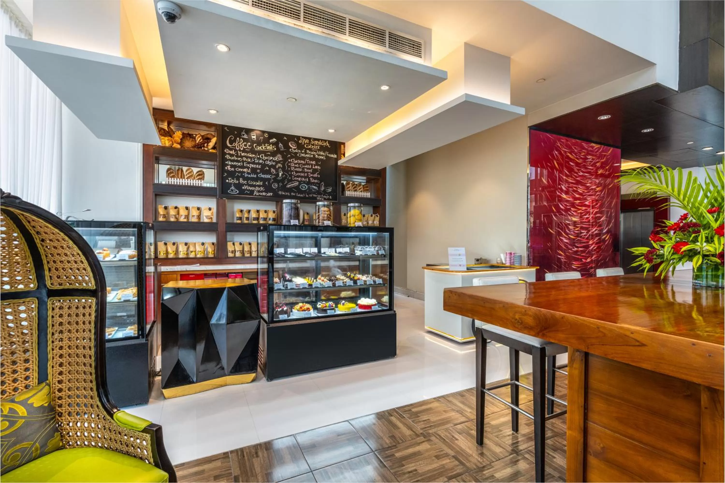 Lounge or bar in NH Collection Colombo