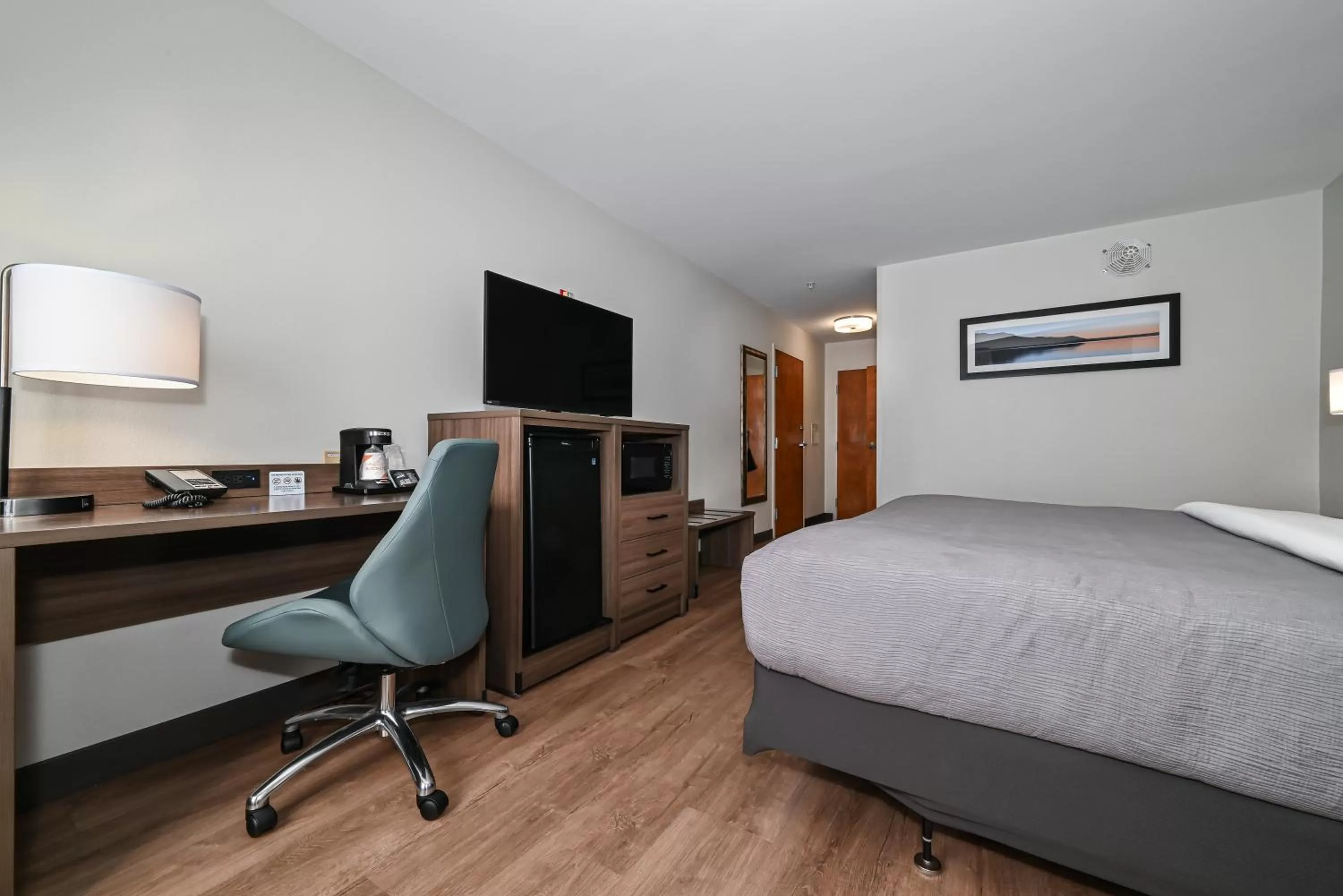 Bed in Quality Inn & Suites Matthews - Charlotte