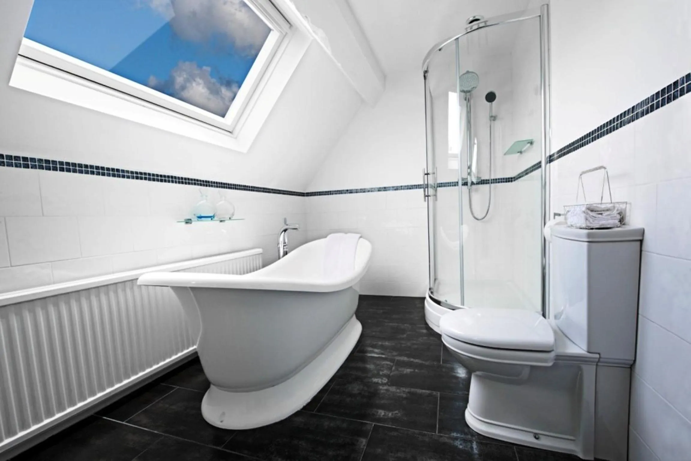 Bathroom in Hundred House Hotel