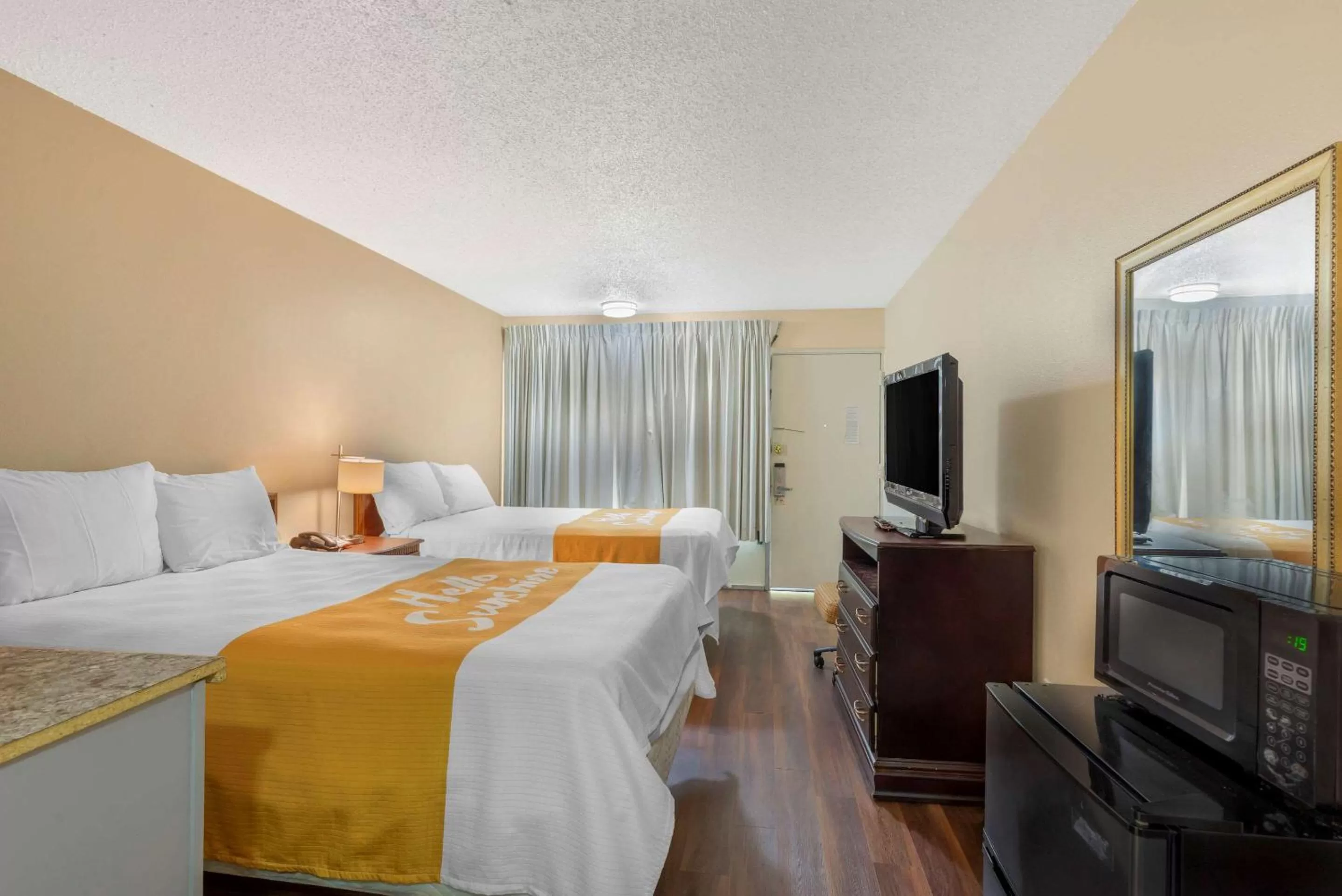 Bedroom, Bed in Rodeway Inn Colonial Heights I-95